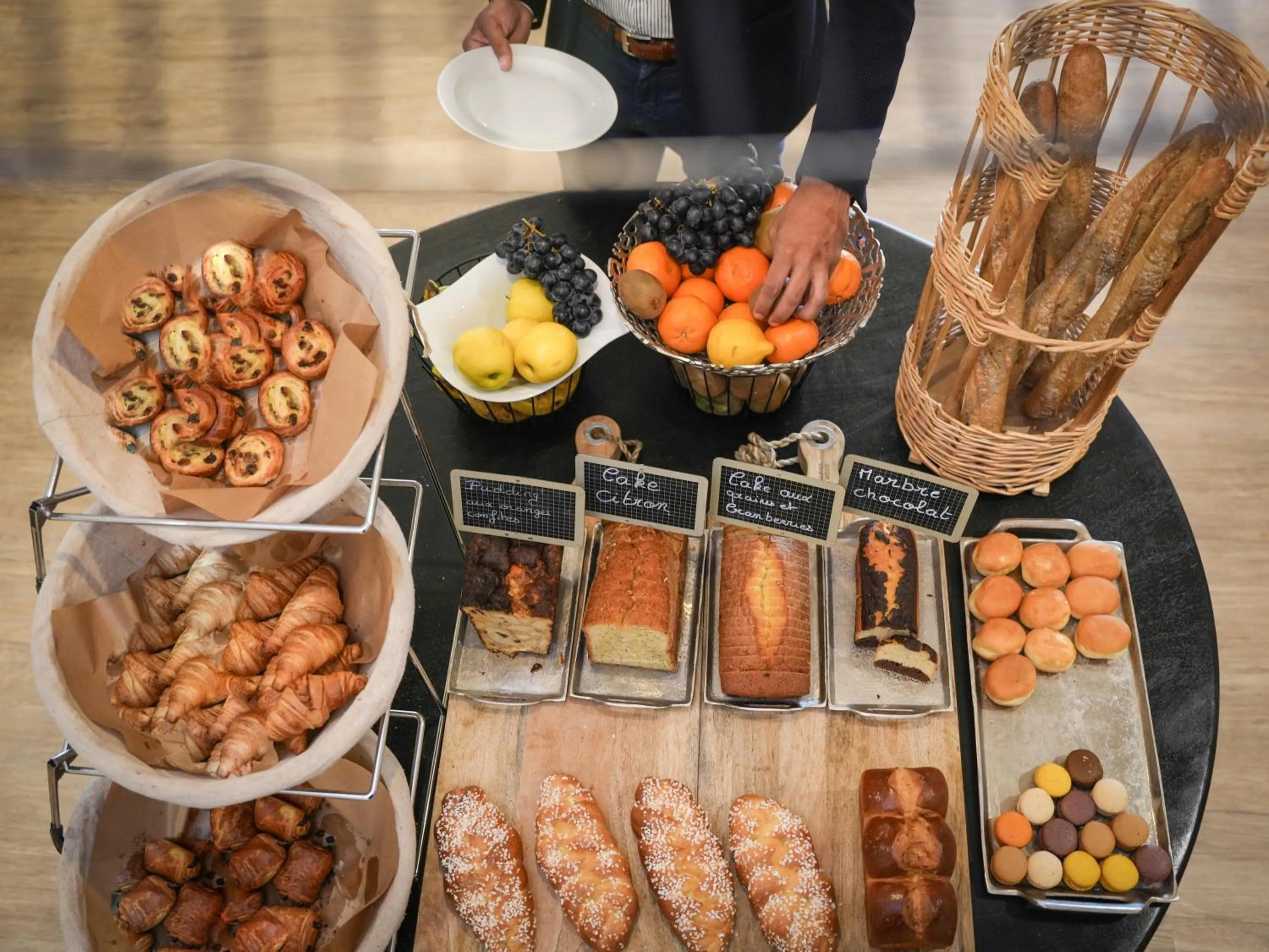 Buffet breakfast in Hôtel Mount Venturi - Aix-En-Provence Sainte-Victoire - Bar & Restaurant & Padel