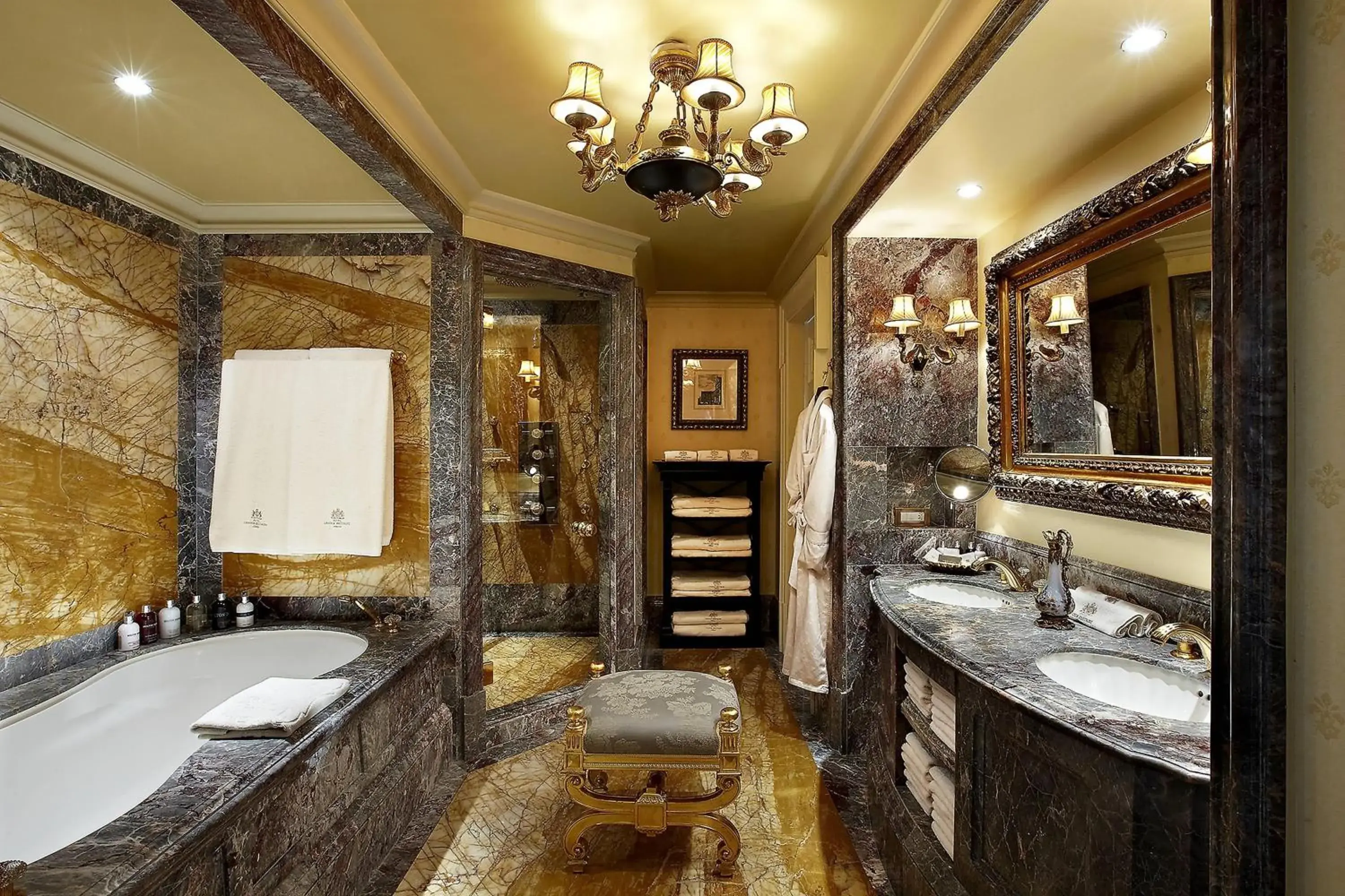 Bathroom in Hotel Grande Bretagne, a Luxury Collection Hotel, Athens