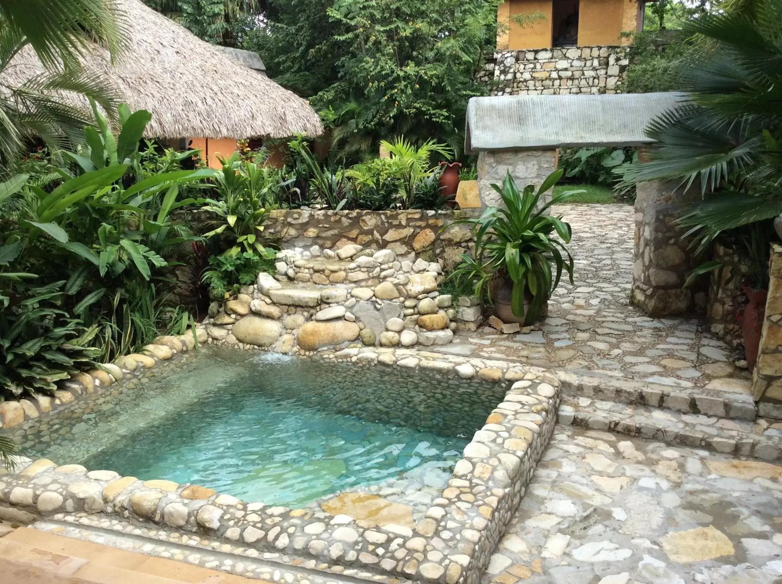 Swimming Pool in Hotel Boutique Quinta Chanabnal