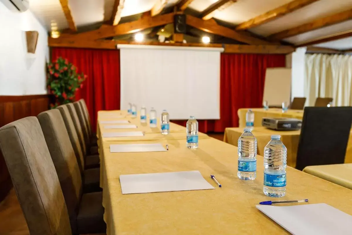 Meeting/conference room in Hôtel Les Liserons de Mougins