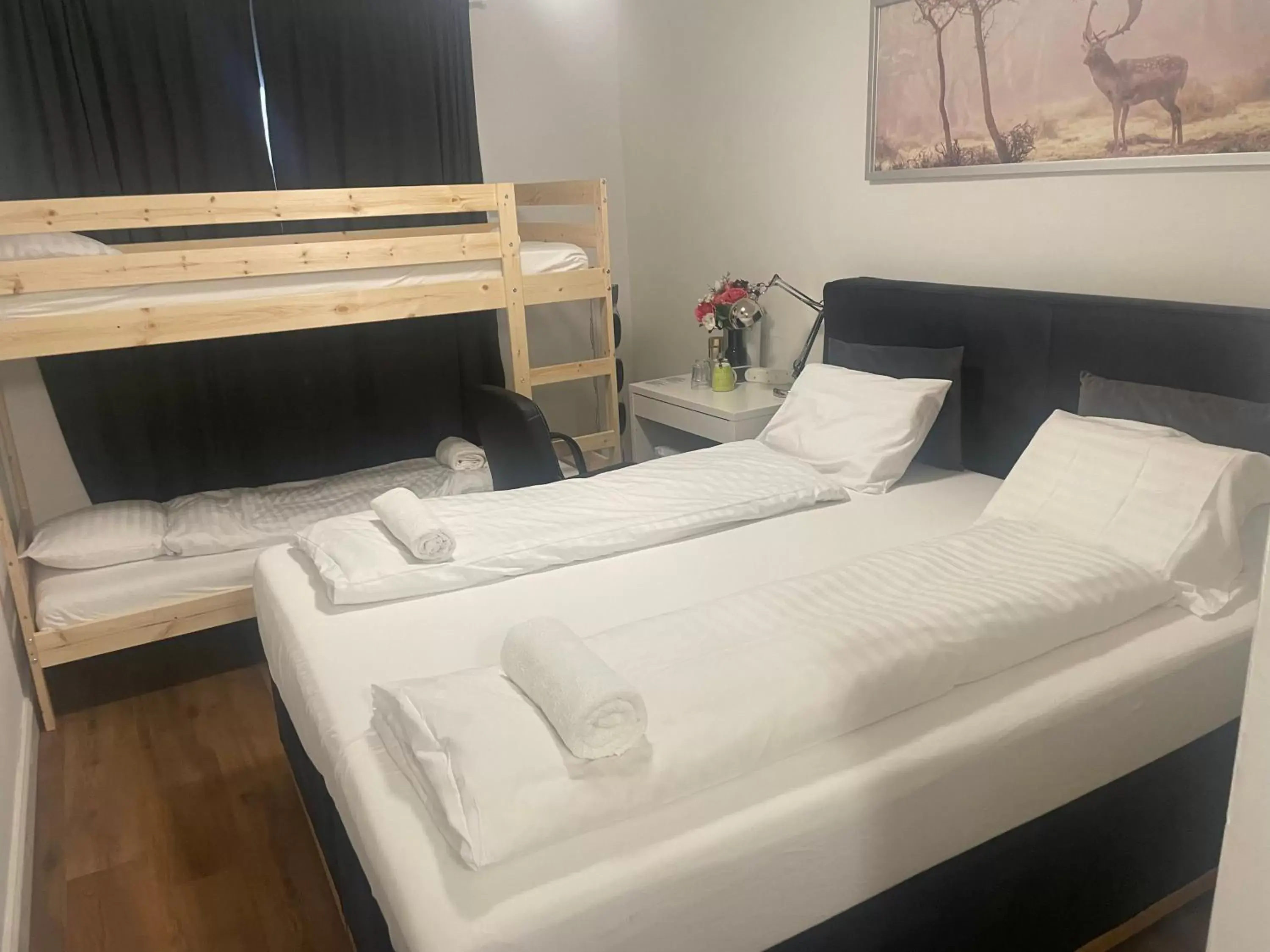 Bed in Hechtplatz Hotel - Self Check-in