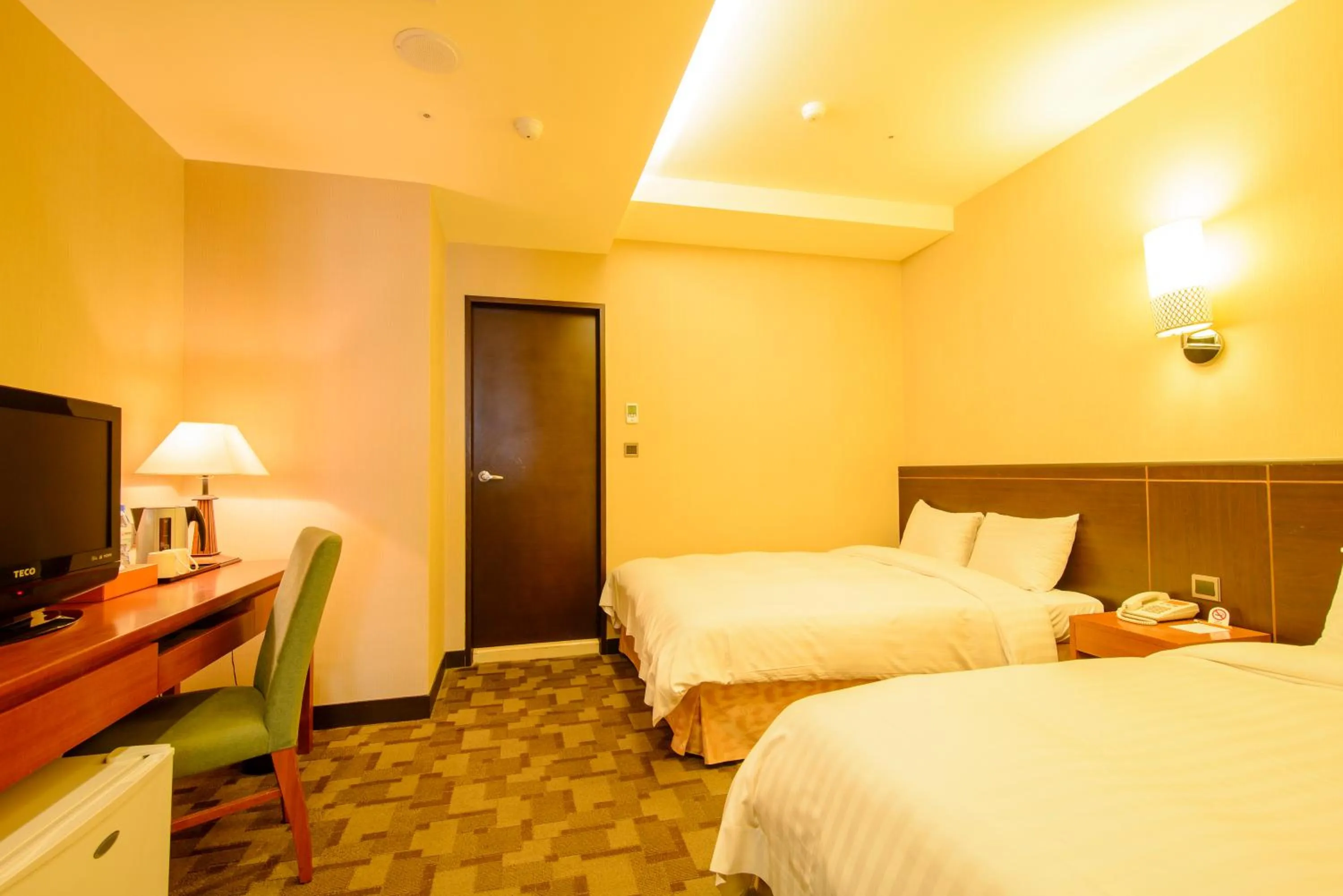 Bed in LA HOTEL- Liuhe Fusing