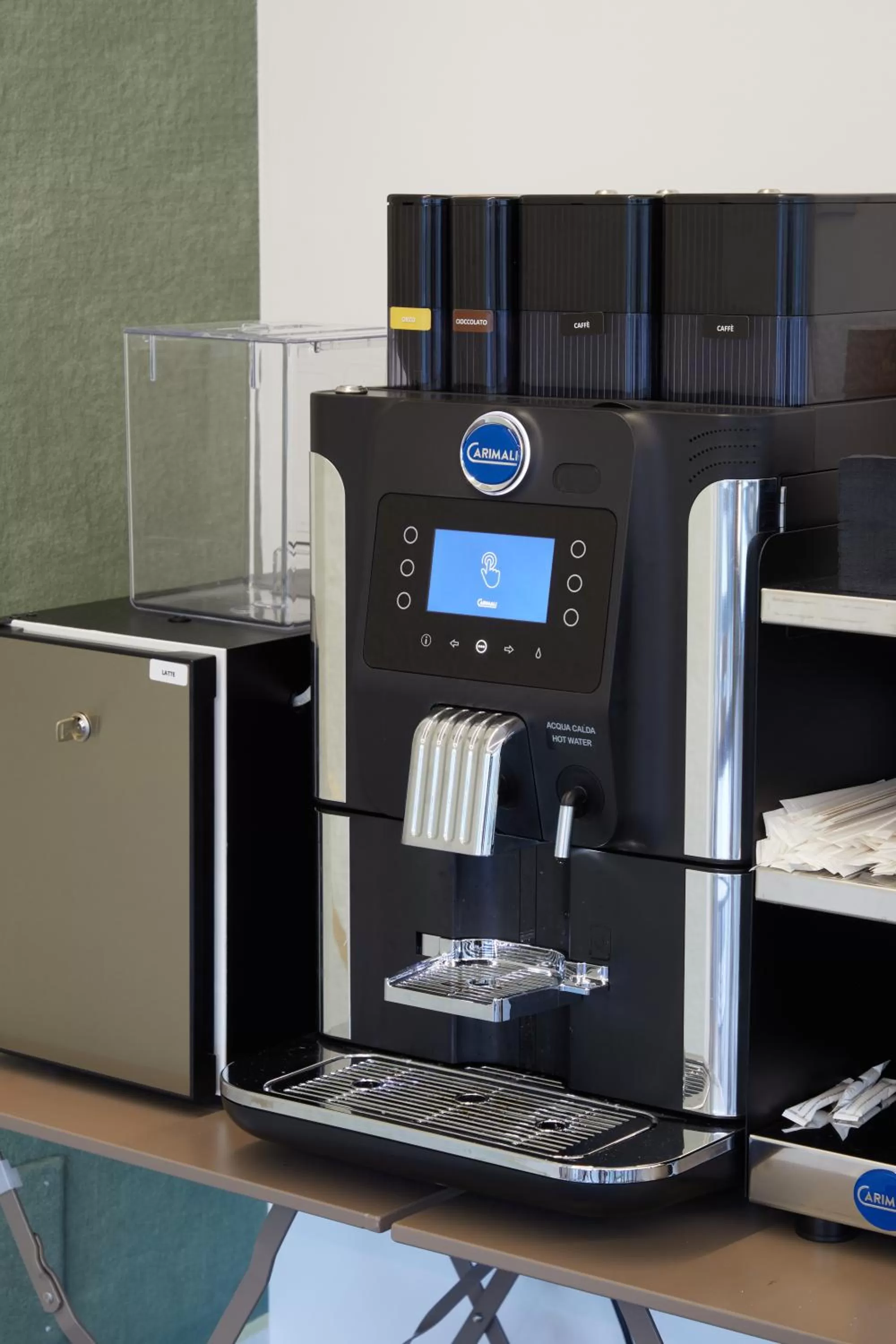 Glass House - Smart Rooms & Parking