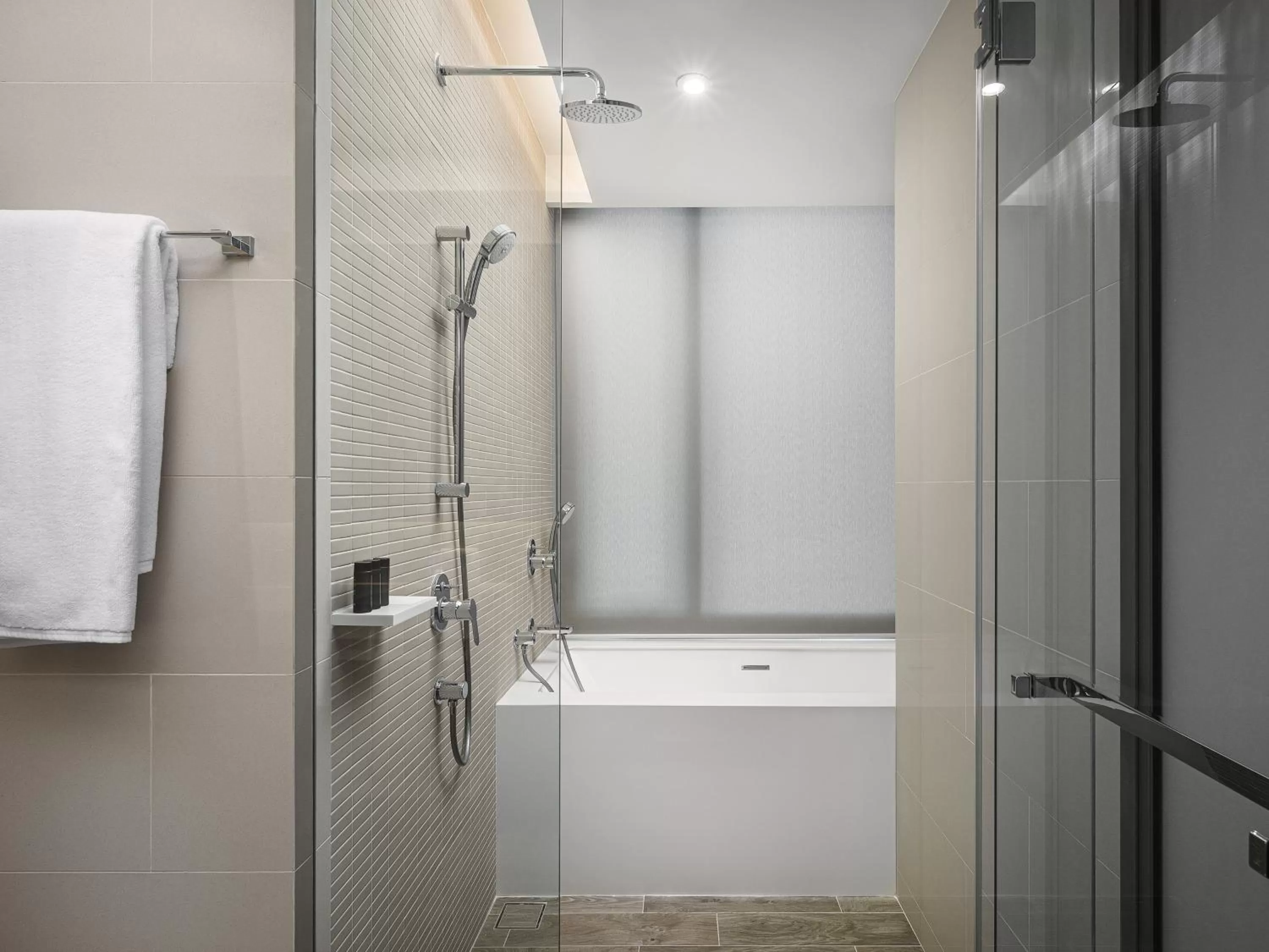 Toilet in Oakwood Suites Bangkok