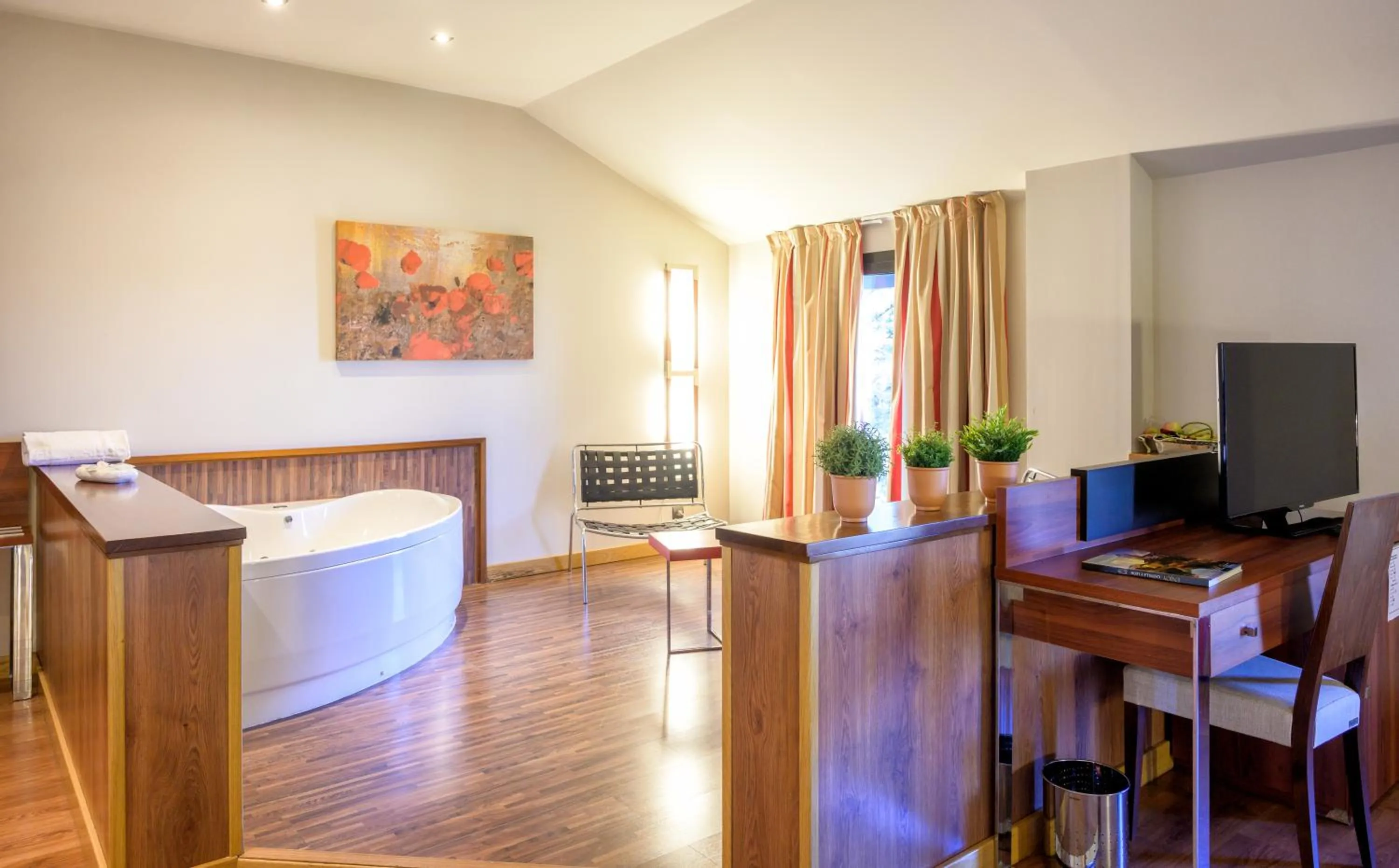 Hot Tub in Hotel Restaurante El Valles 4 ESTRELLAS