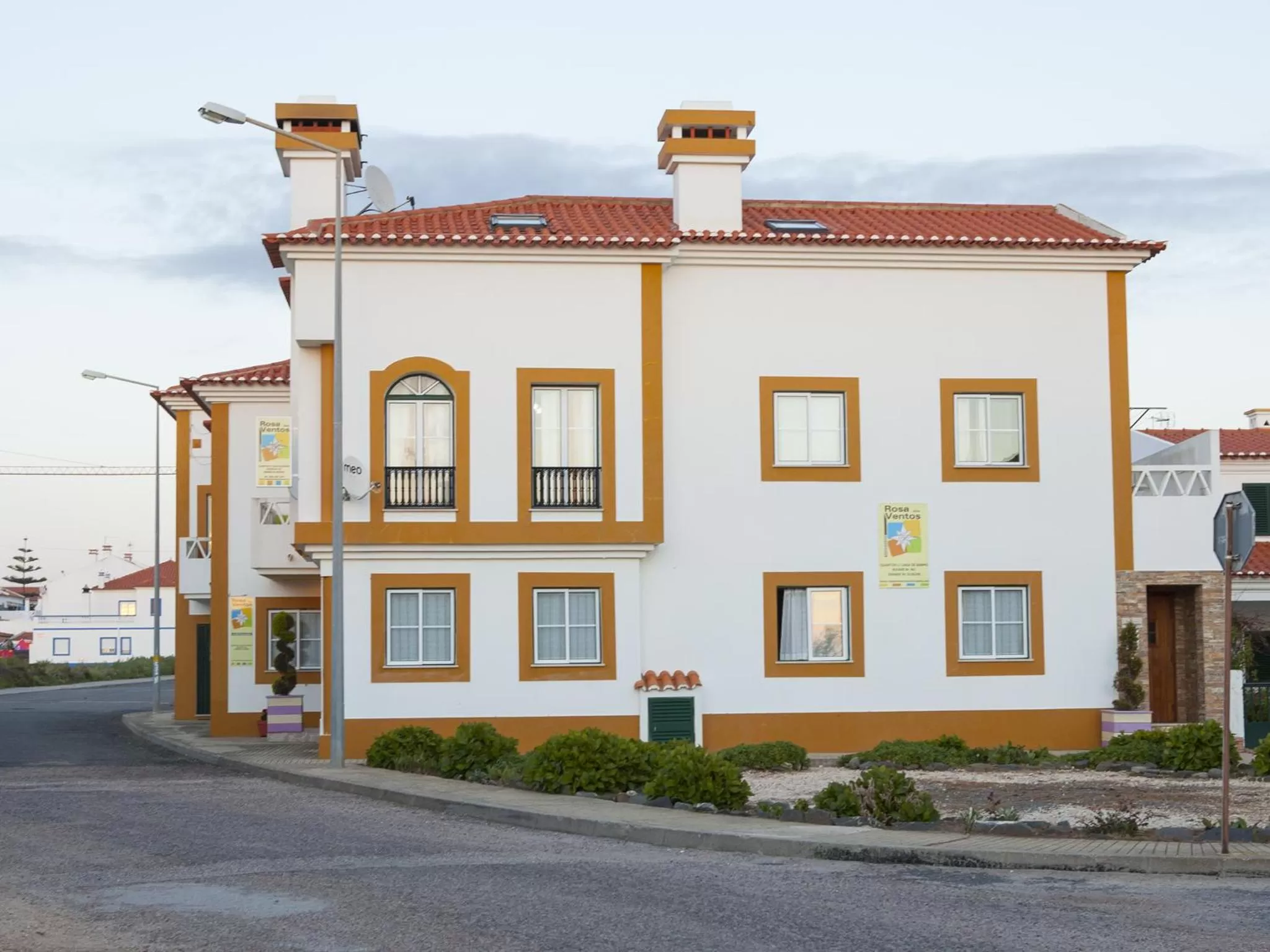 Facade/entrance in Rosa dos Ventos