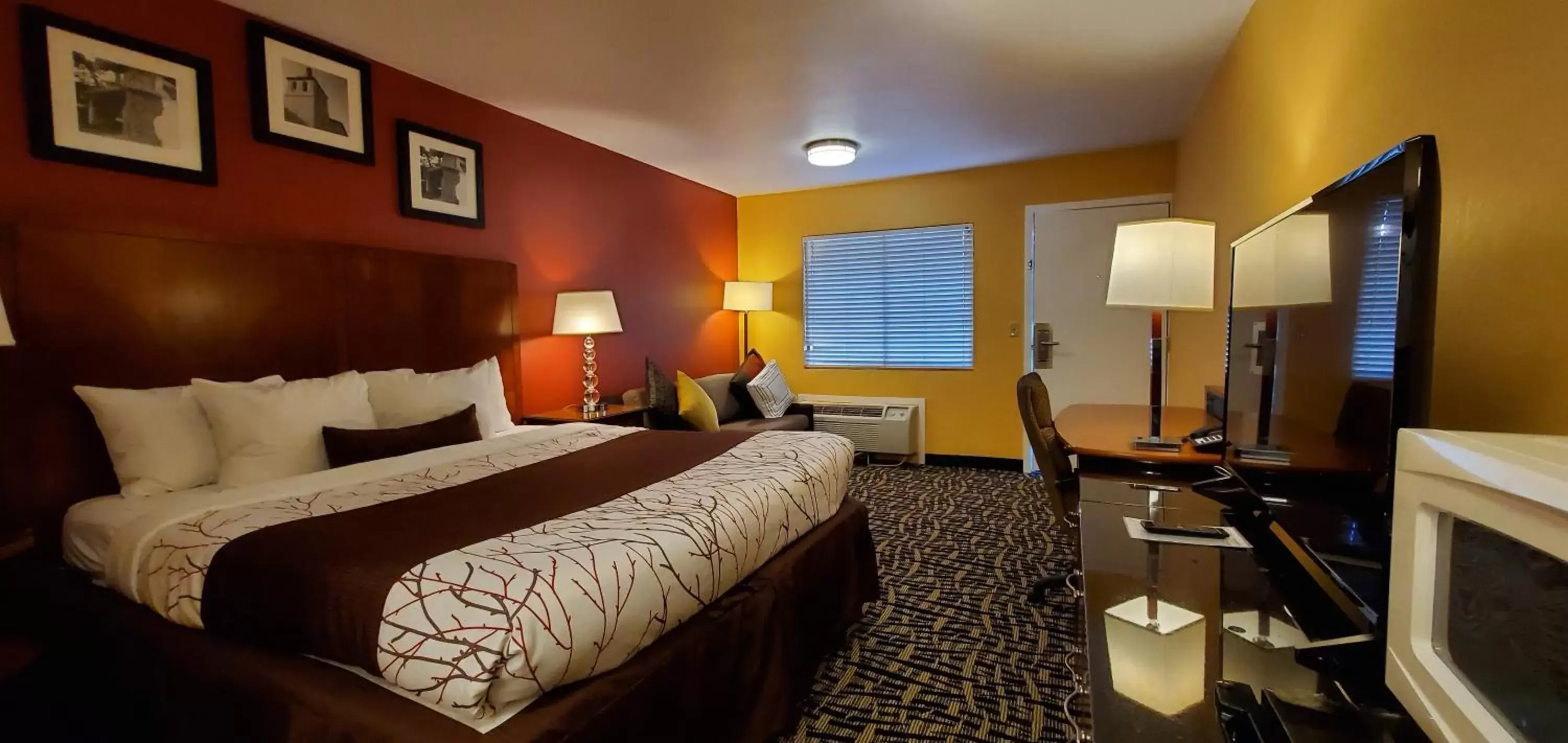 Bed in Apple Inn Motel
