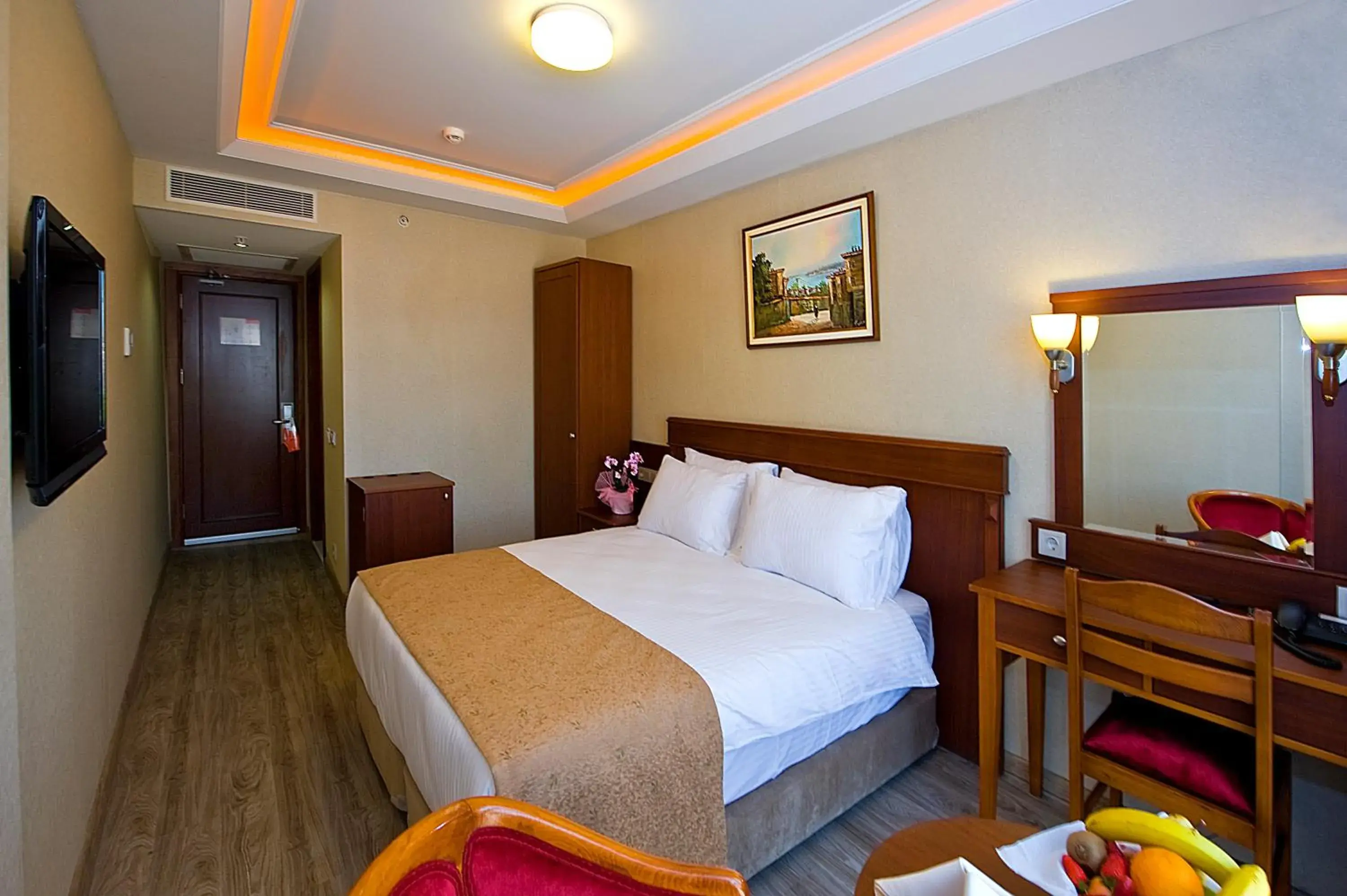 Photo of the whole room, Bed in Askoc Hotel & SPA