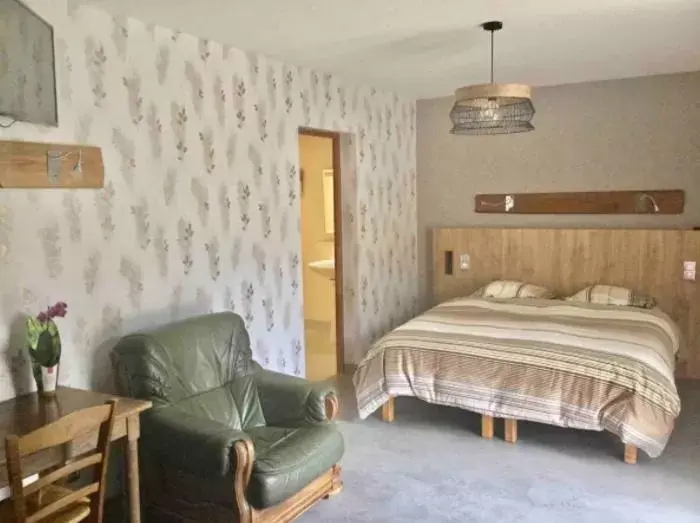 Double Room - Disability Access in La Ferme De Montard