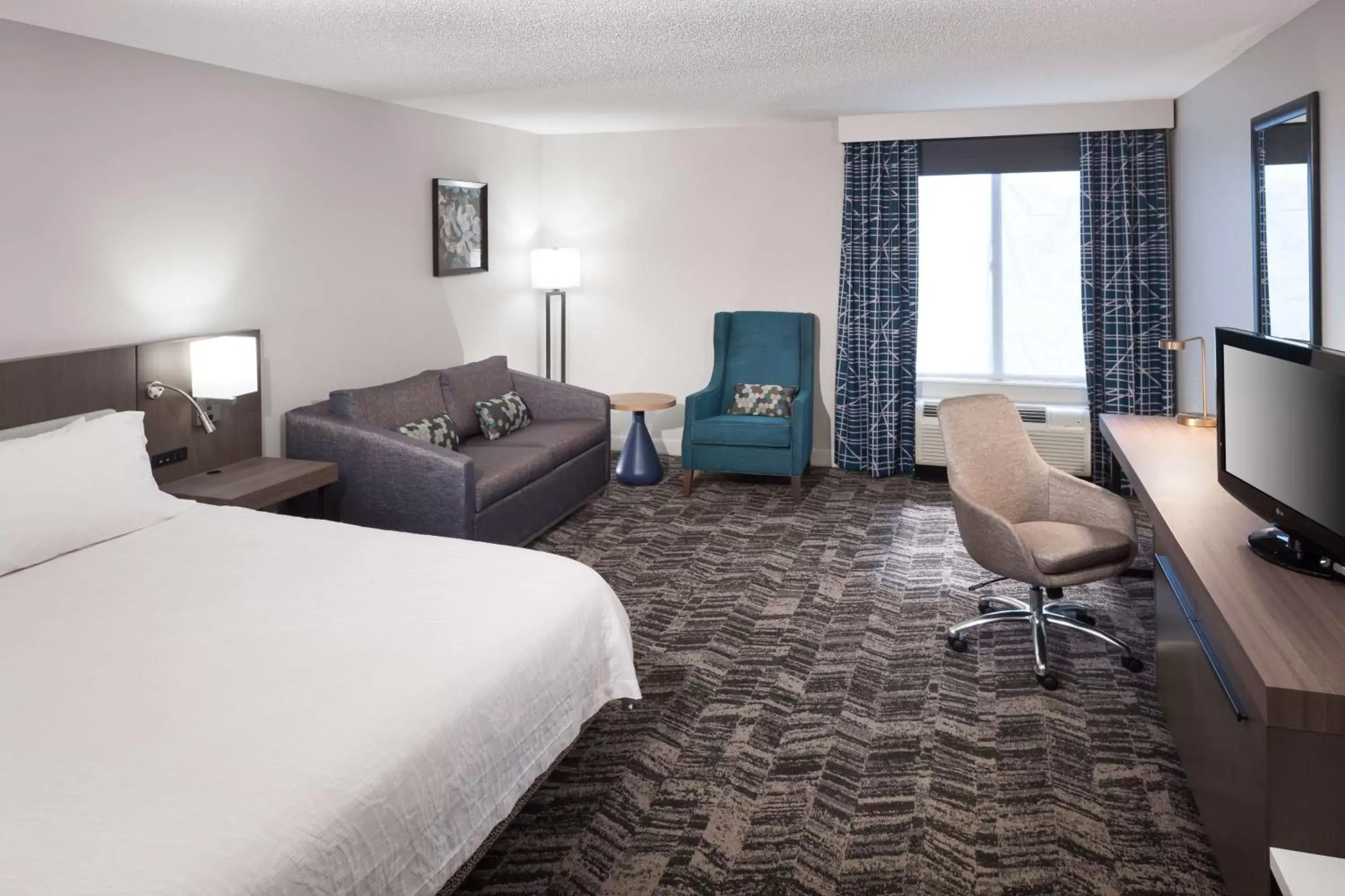 Bedroom in Hilton Garden Inn Savannah Airport