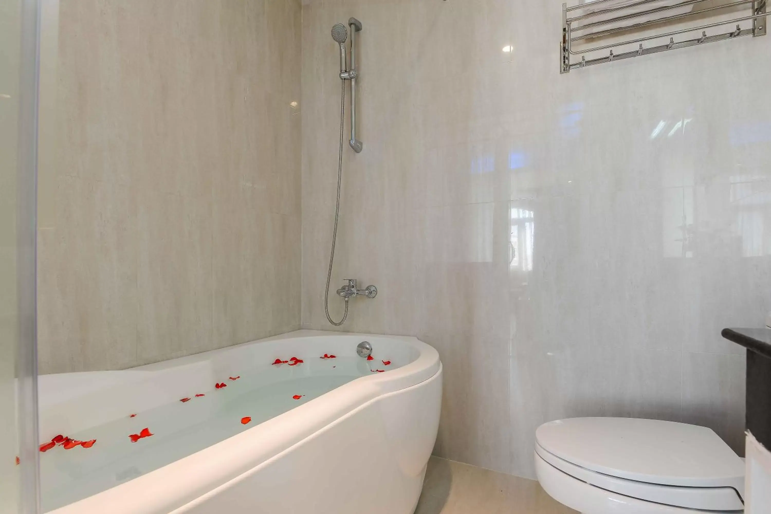 Bathroom in Saigonciti Hotel A