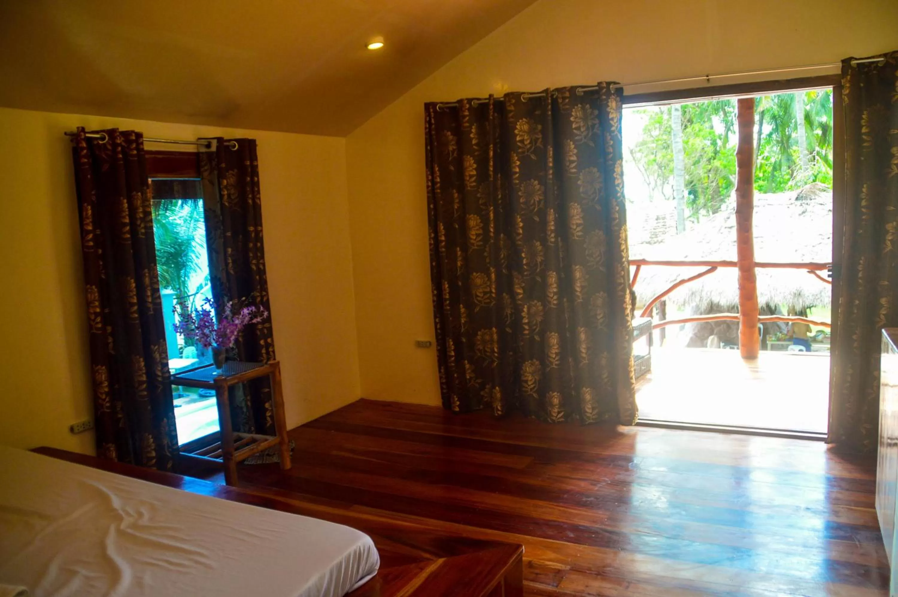Bed in Camaya-an Paradise Beach Resort