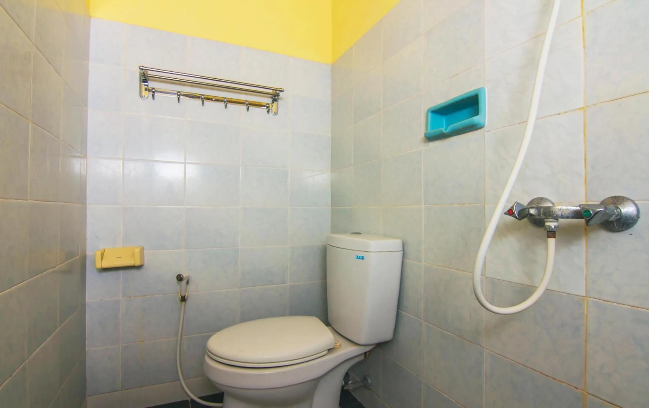 Bathroom in Gora Beach Inn