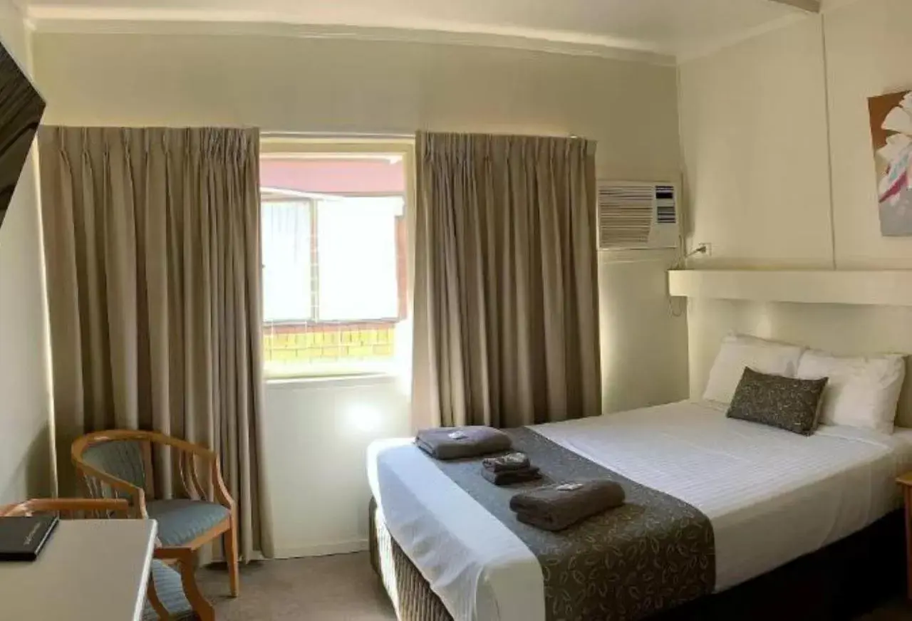 Bed in Charleville Motel Bed in Charleville Motel