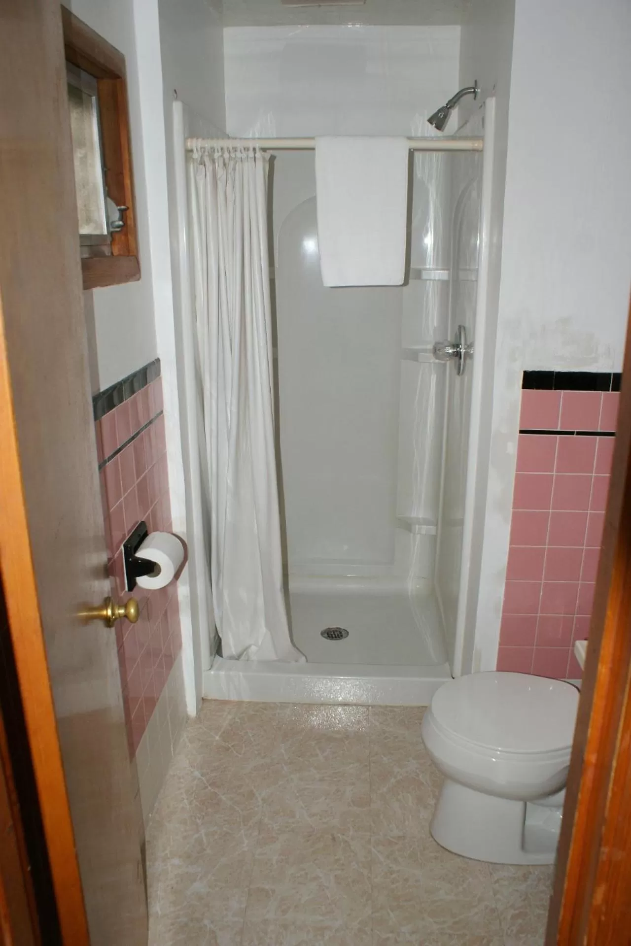 Bathroom in Northern Peaks Motor Inn