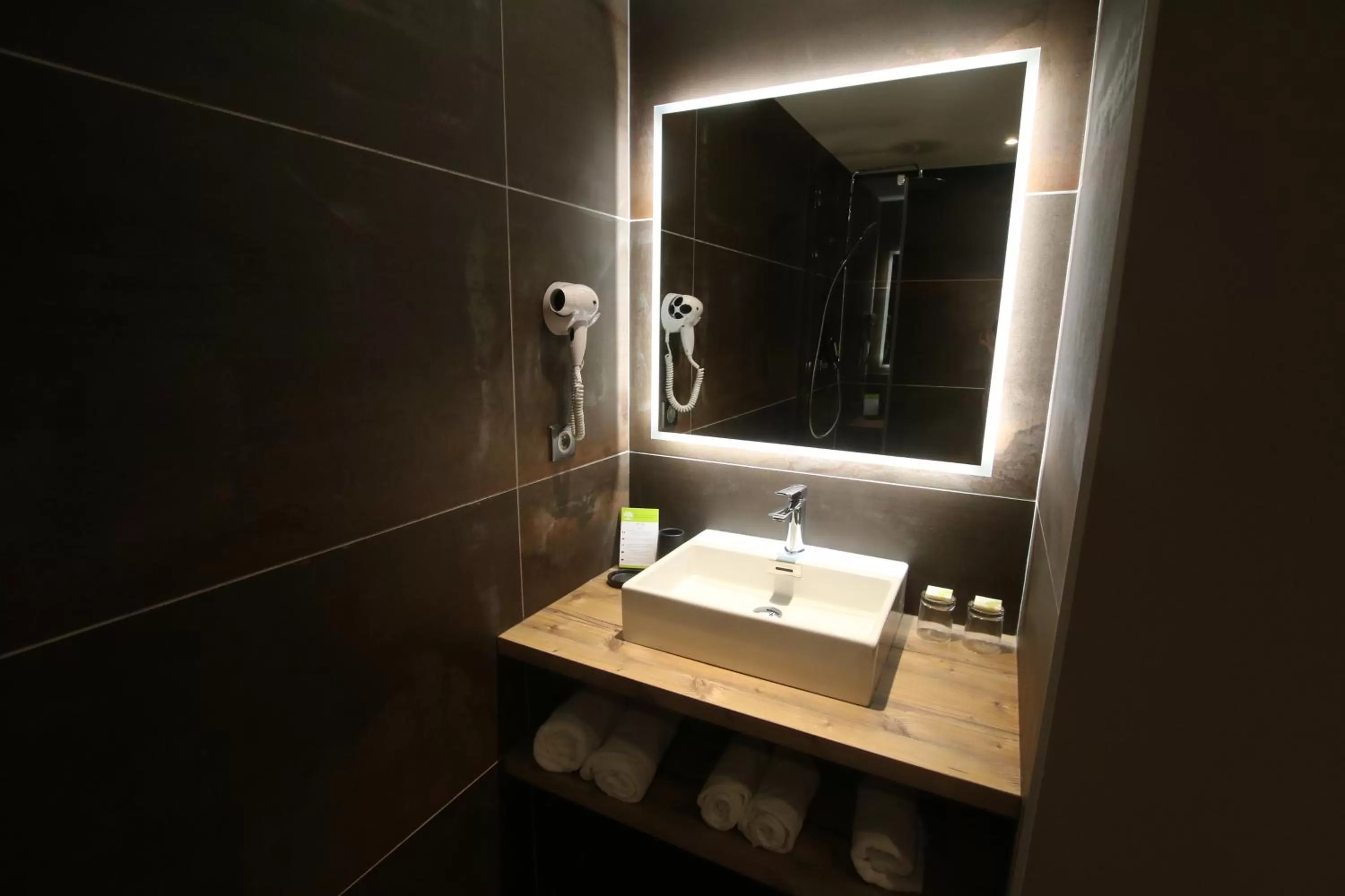 Bathroom in Les Loges Du Parc