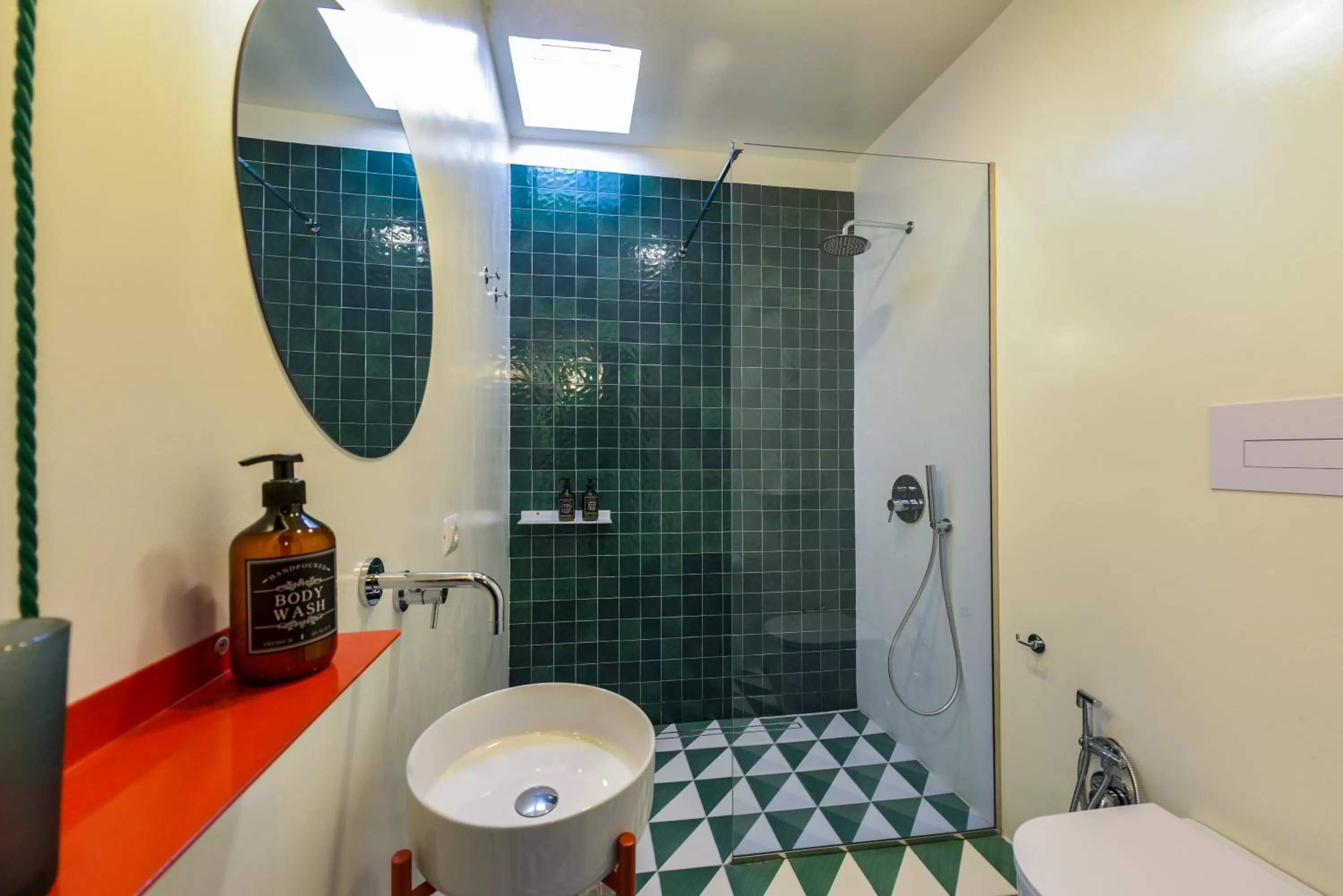 Bathroom in B&B Toledo Panoramic Rooftop with terrace