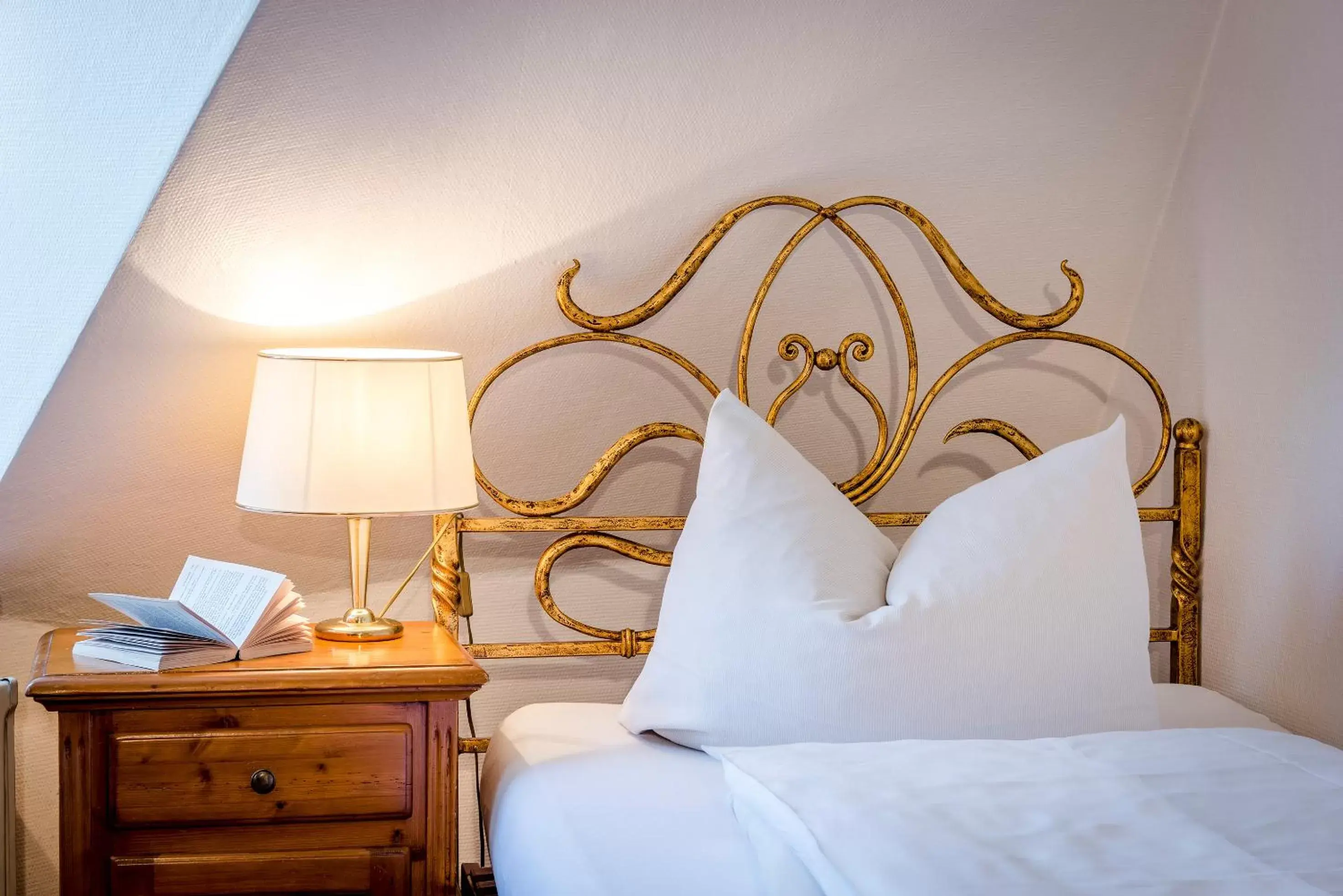 Photo of the whole room, Bed in Laimer Hof am Schloss Nymphenburg