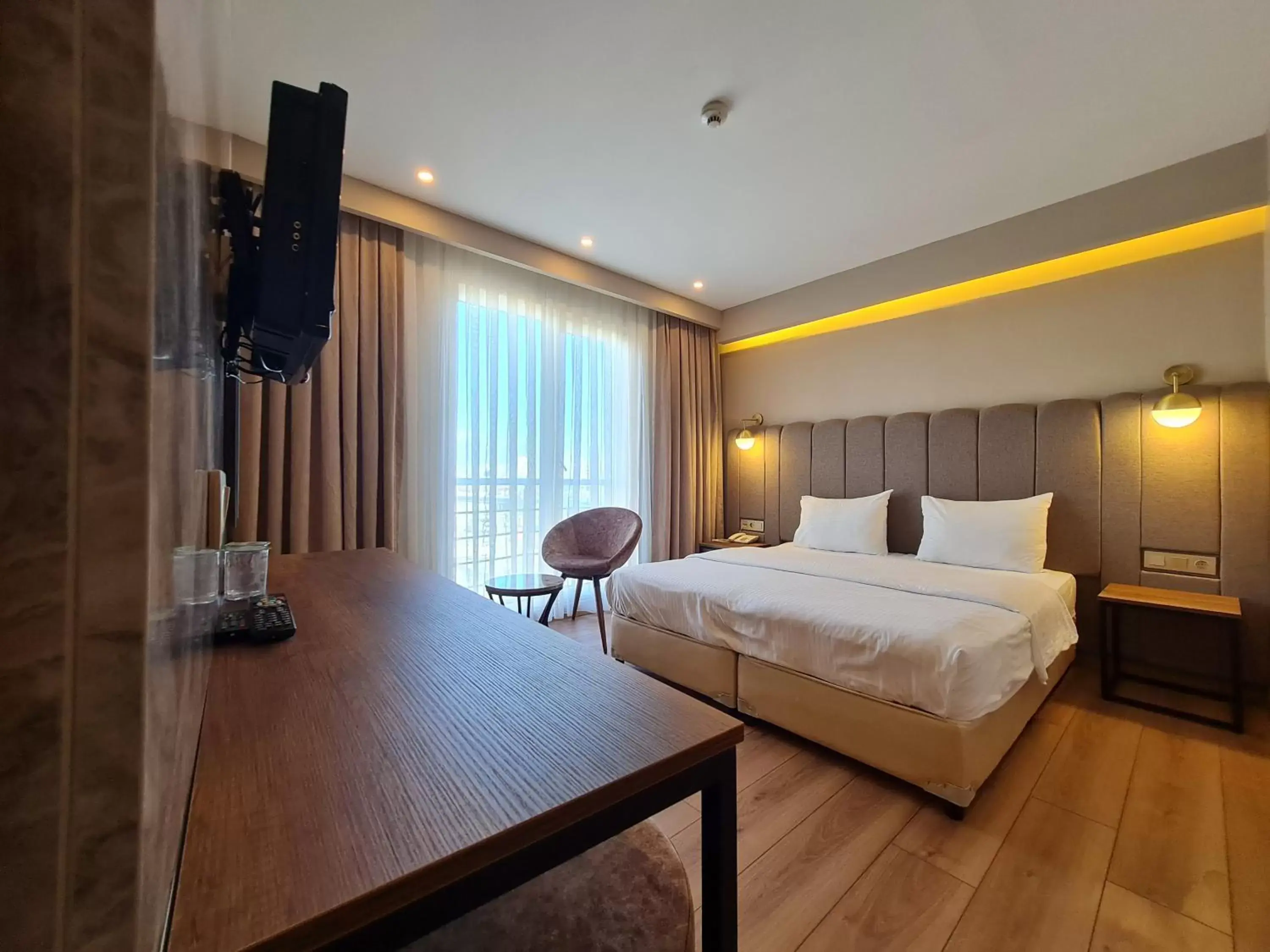 TV and multimedia, Bed in Air Boss Istanbul Airport and Fair Hotel