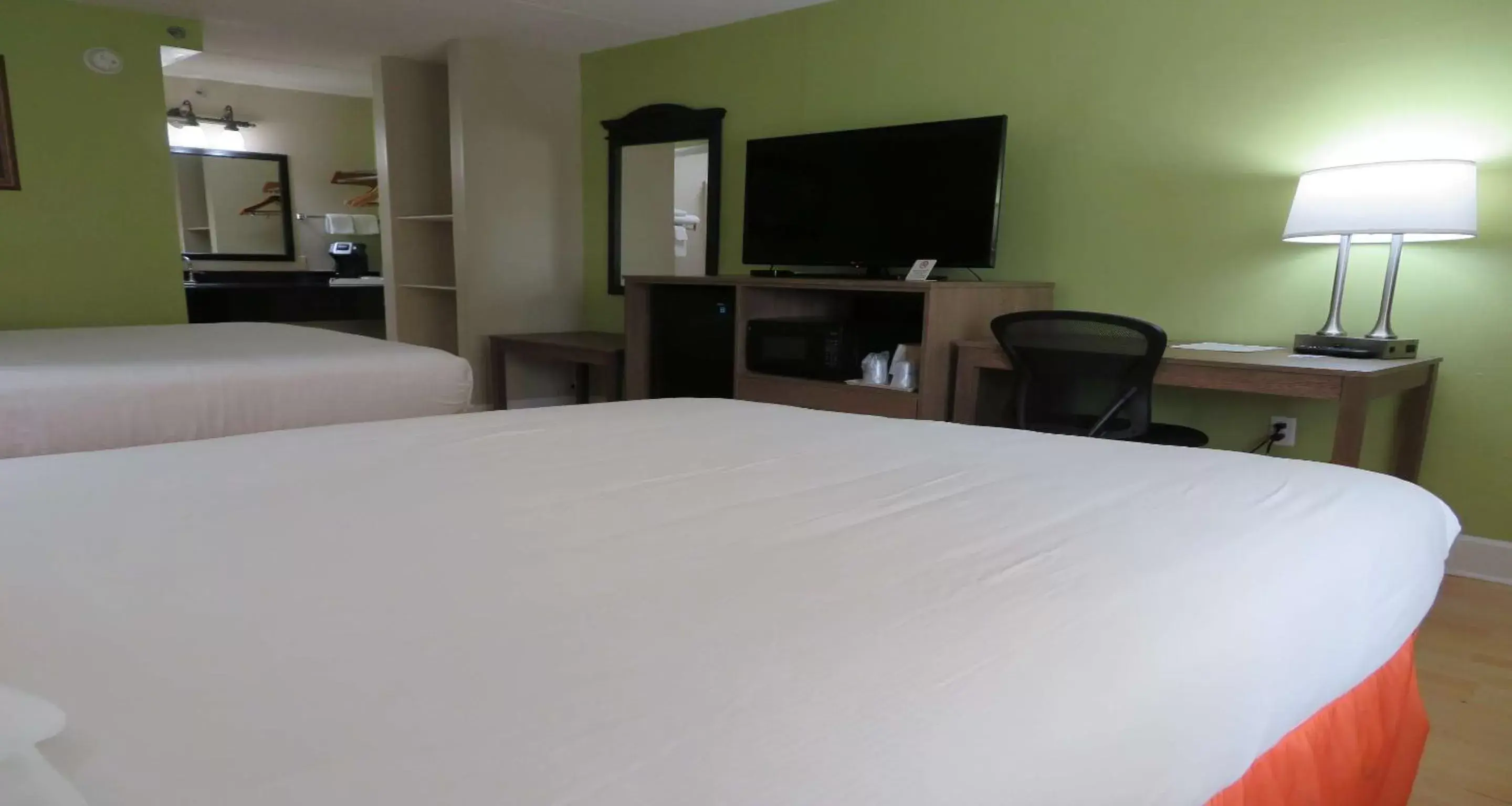 Photo of the whole room, Bed in SureStay Plus Hotel by Best Western St Marys Cumberland