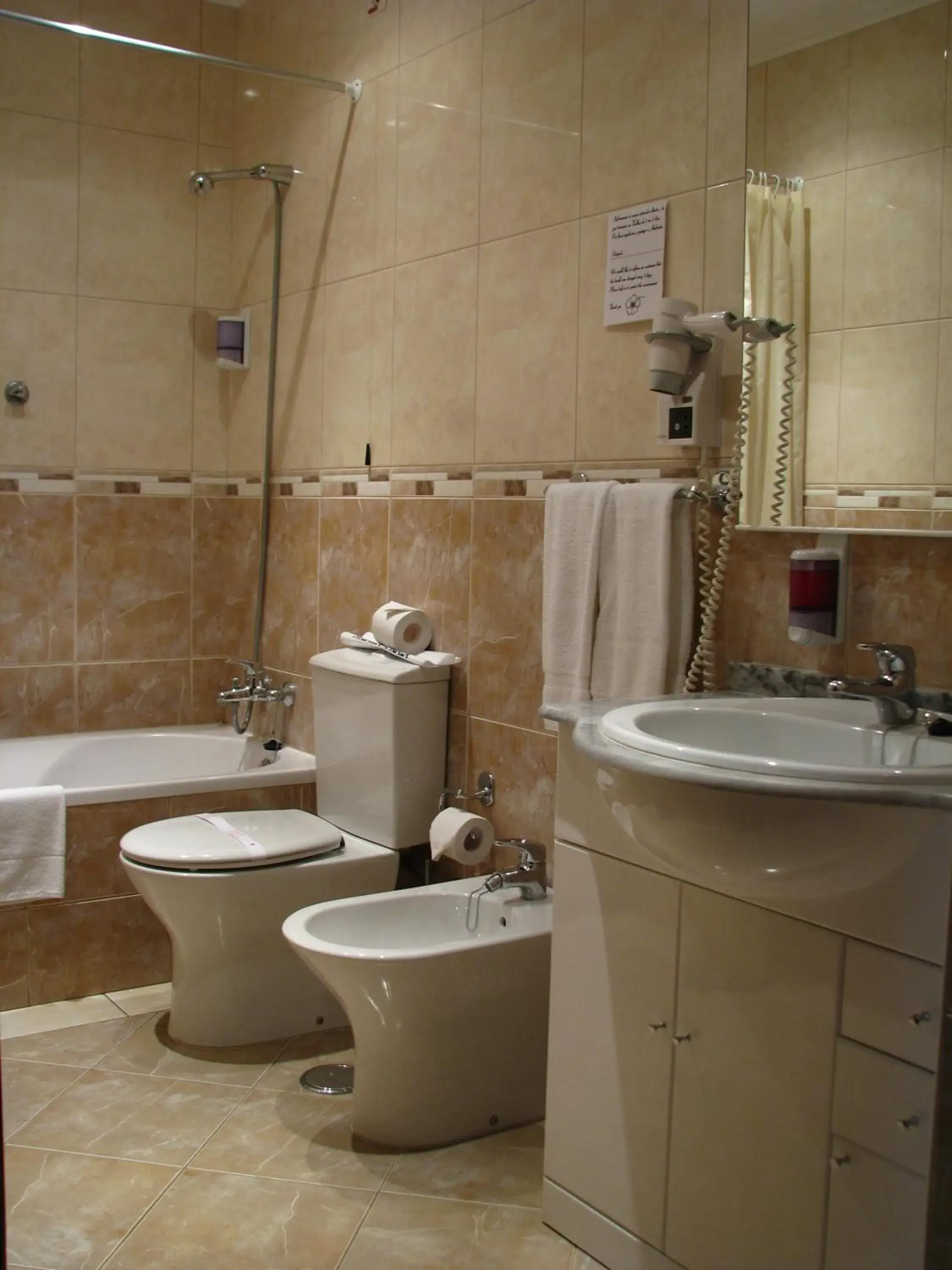 Quadruple Room with Sea View in Hotel Avenida Praia Quadruple Room with Sea View in Hotel Avenida Praia