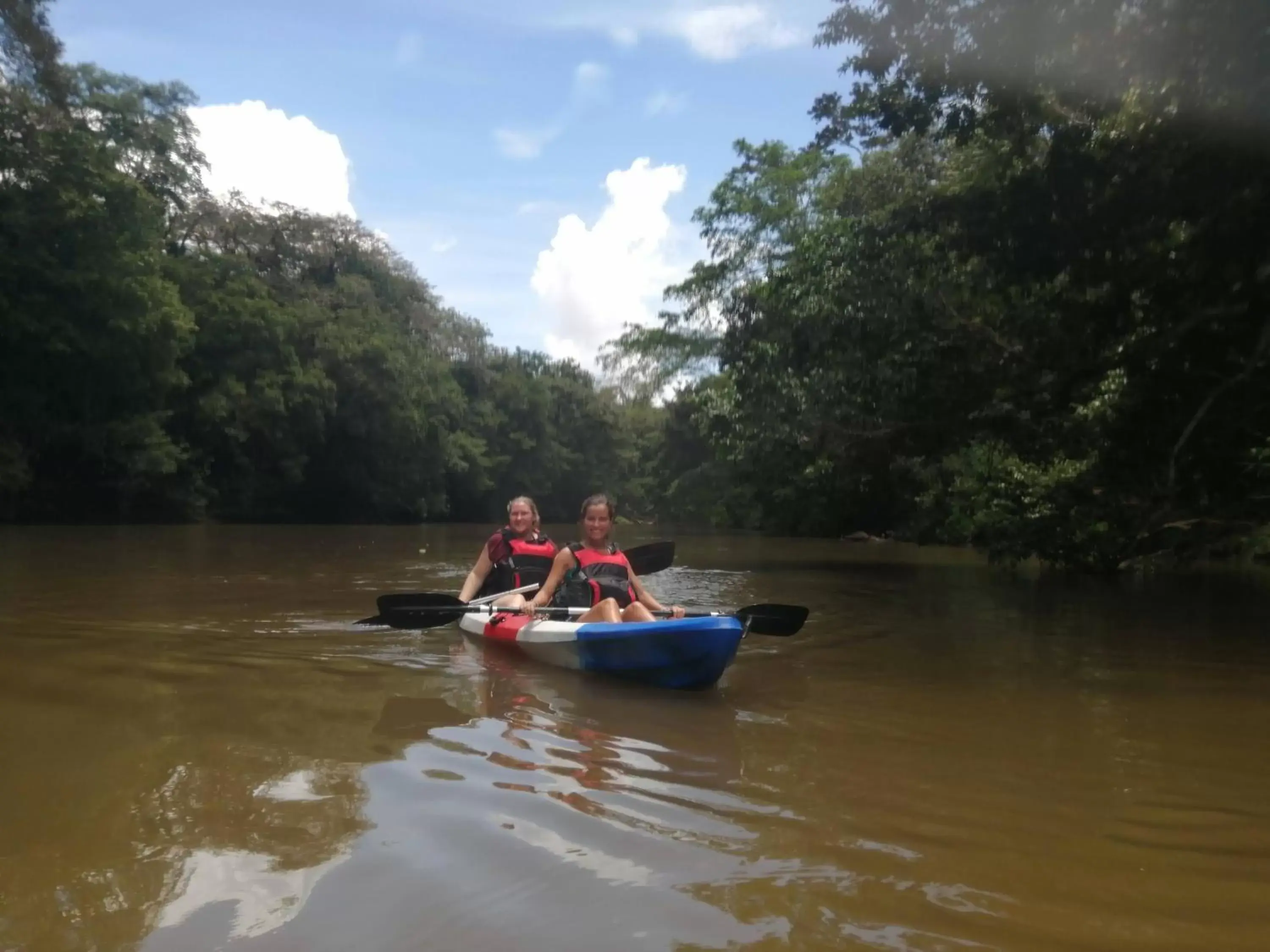 Canoeing in Iguanitas Lodge