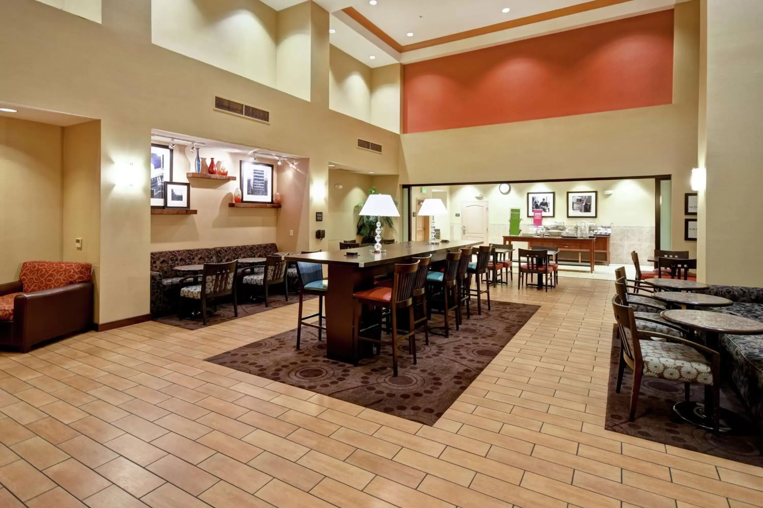 Dining area, Restaurant/Places to Eat in Hampton Inn & Suites Folsom