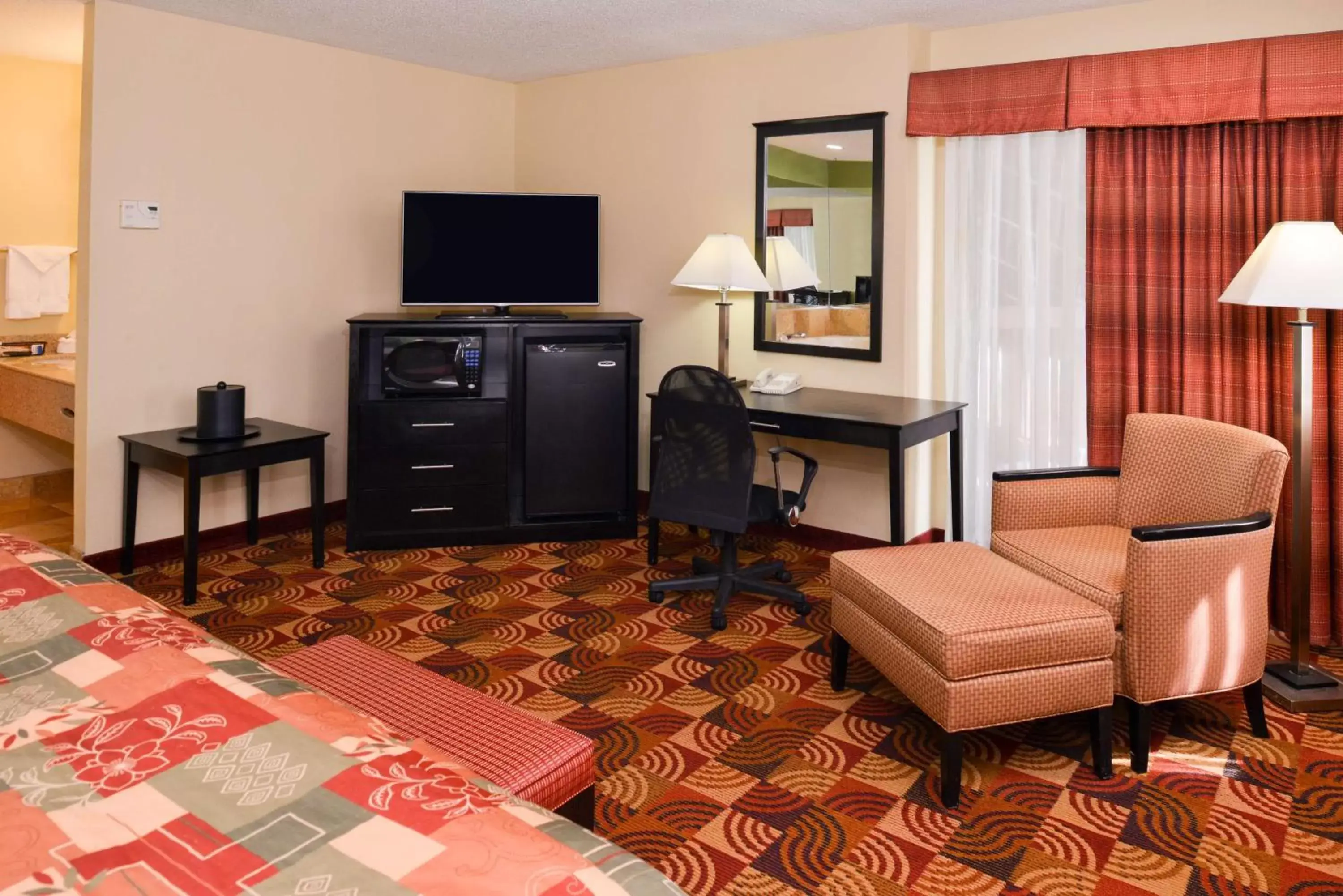 Other, TV/Entertainment Center in Best Western Canal Winchester Inn-Columbus South East