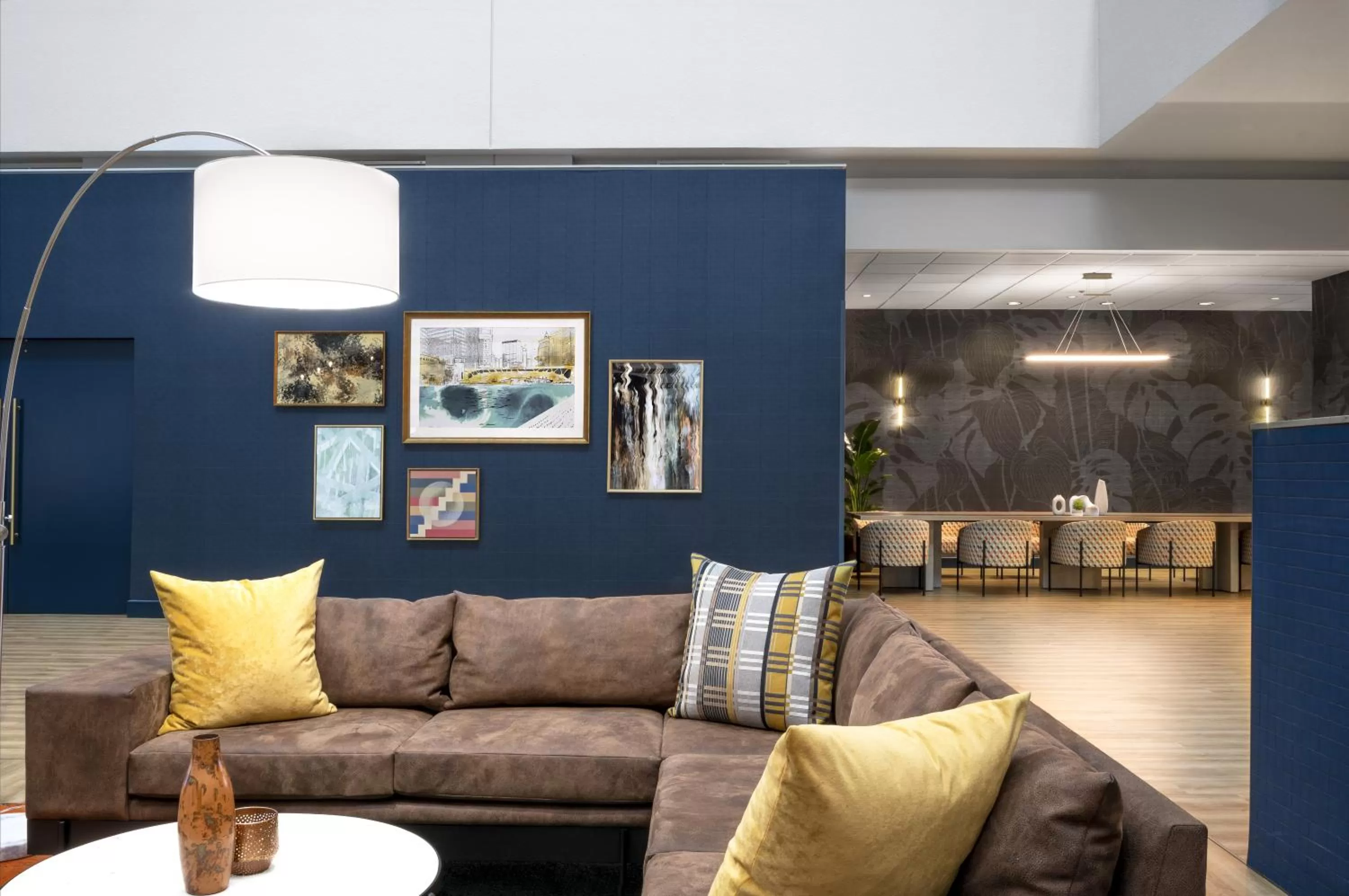 Lobby or reception in voco Chicago Downtown - Riverwalk by IHG