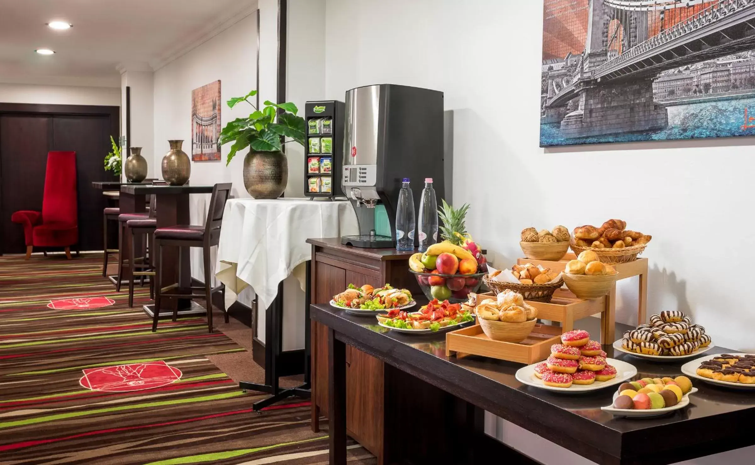 Food and drinks in Leonardo Hotel Budapest