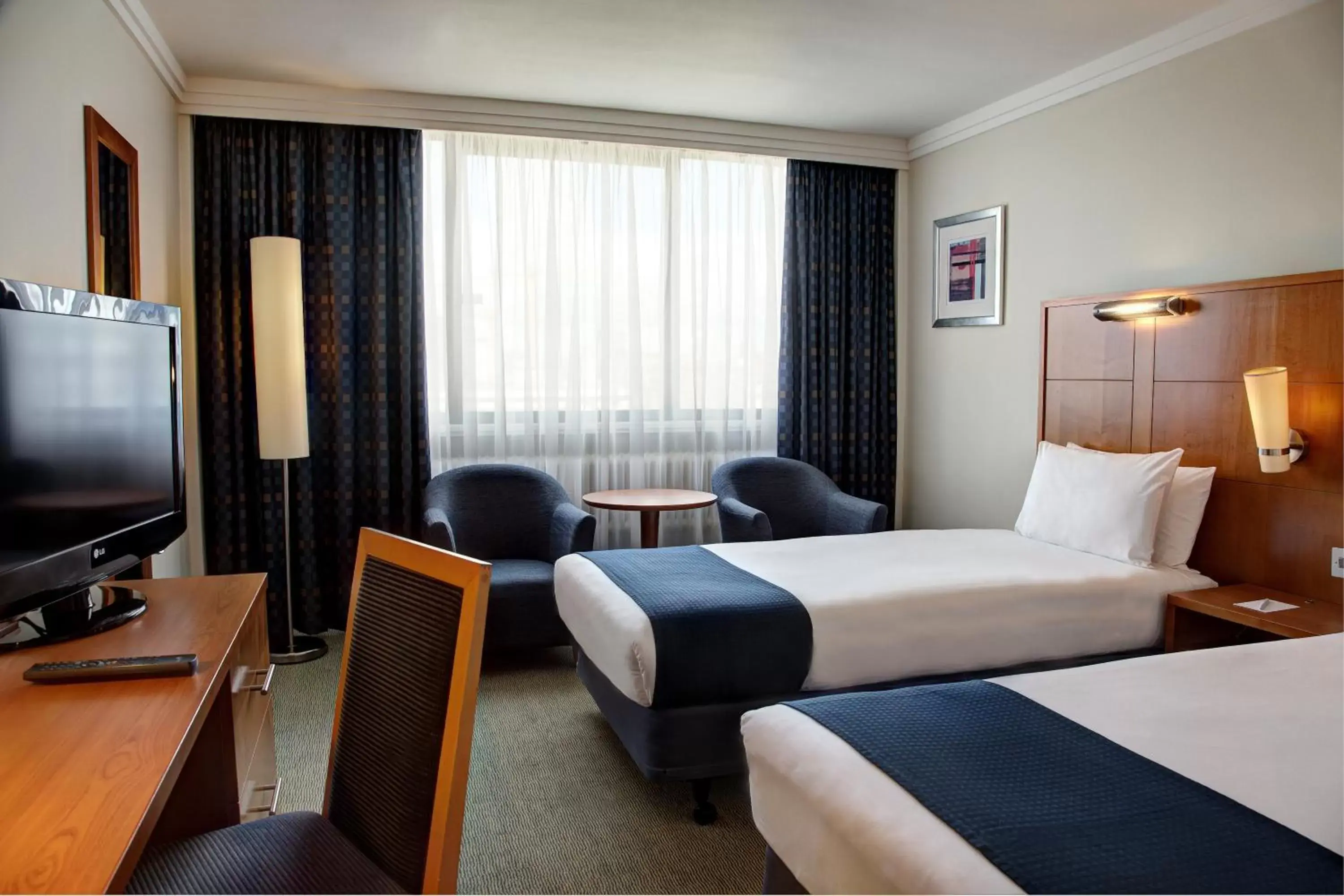 Photo of the whole room, Bed in Best Western London Heathrow Ariel Hotel