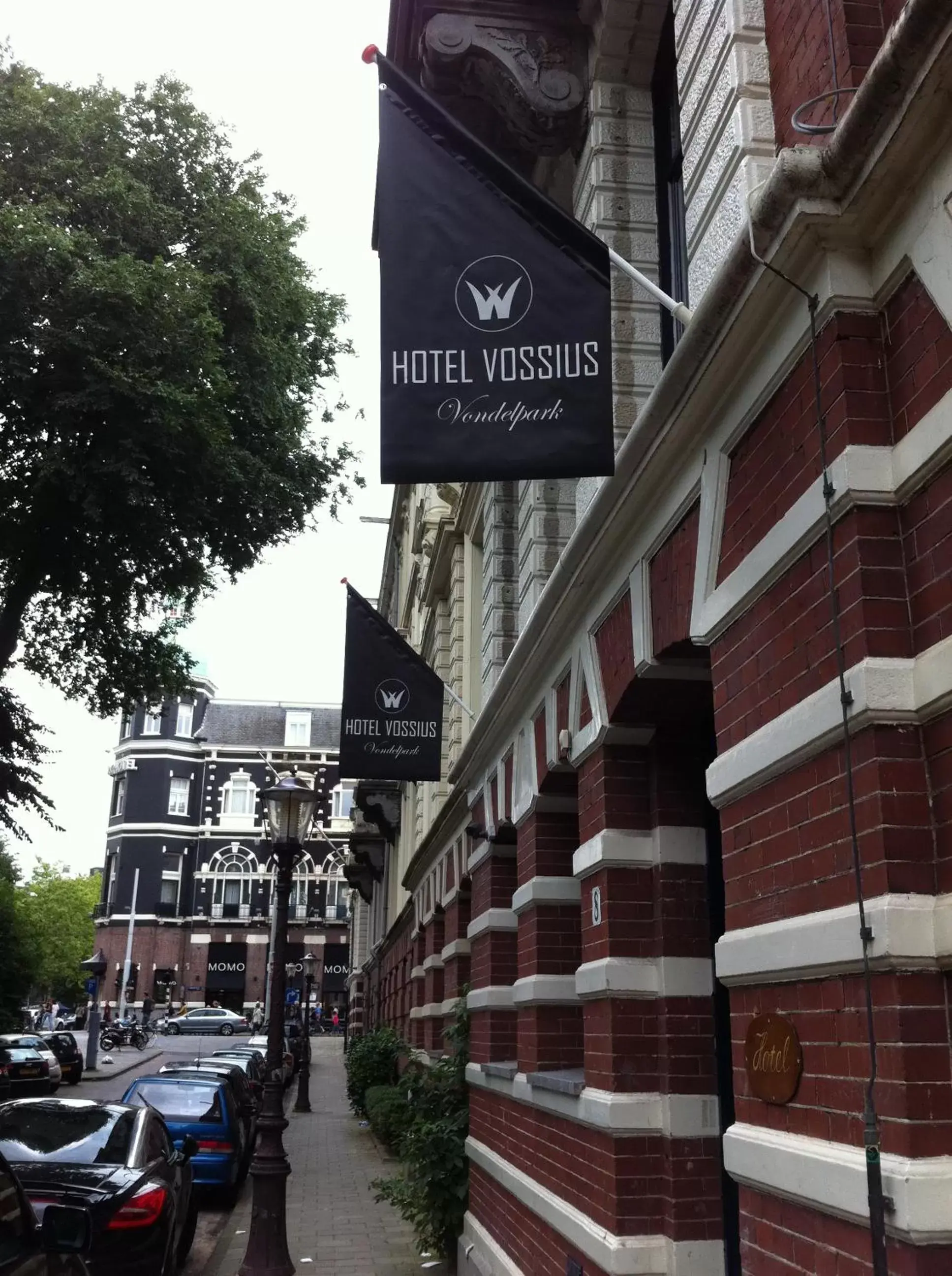 Facade/entrance in Hotel Vossius Vondelpark