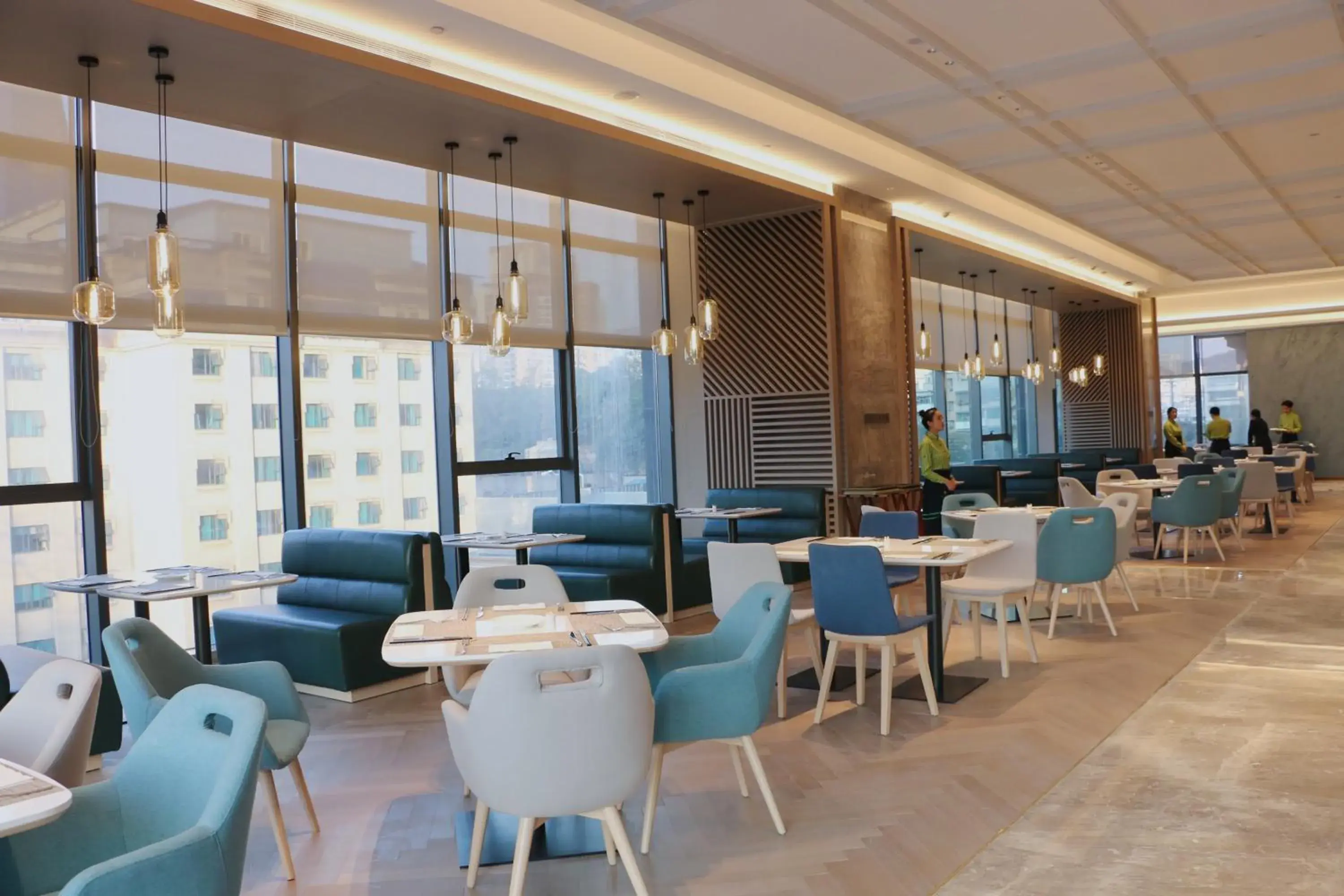 Restaurant/places to eat, Lounge/Bar in Holiday Inn Guiyang City Center, an IHG Hotel