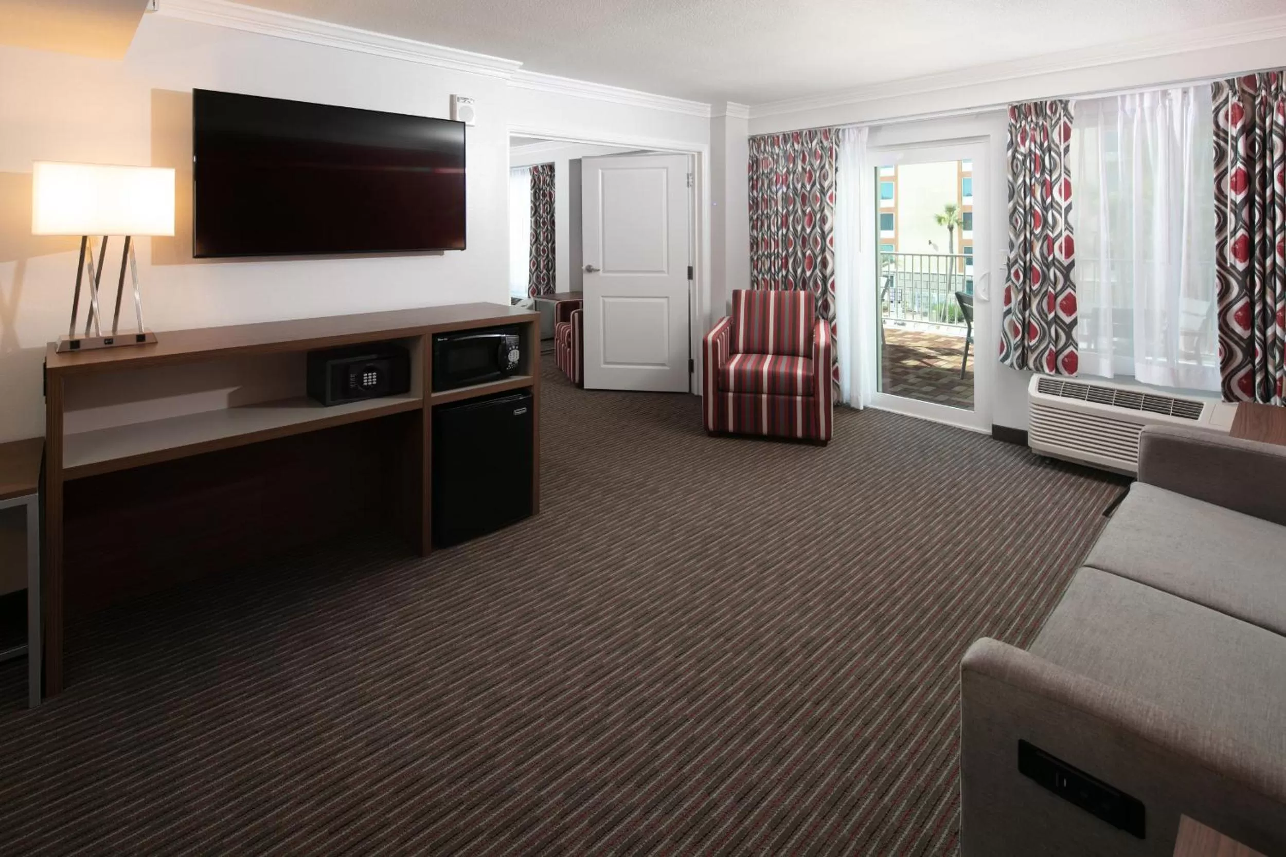 Living room in Red Lion Hotel Orlando Lake Buena Vista South- Near Disney