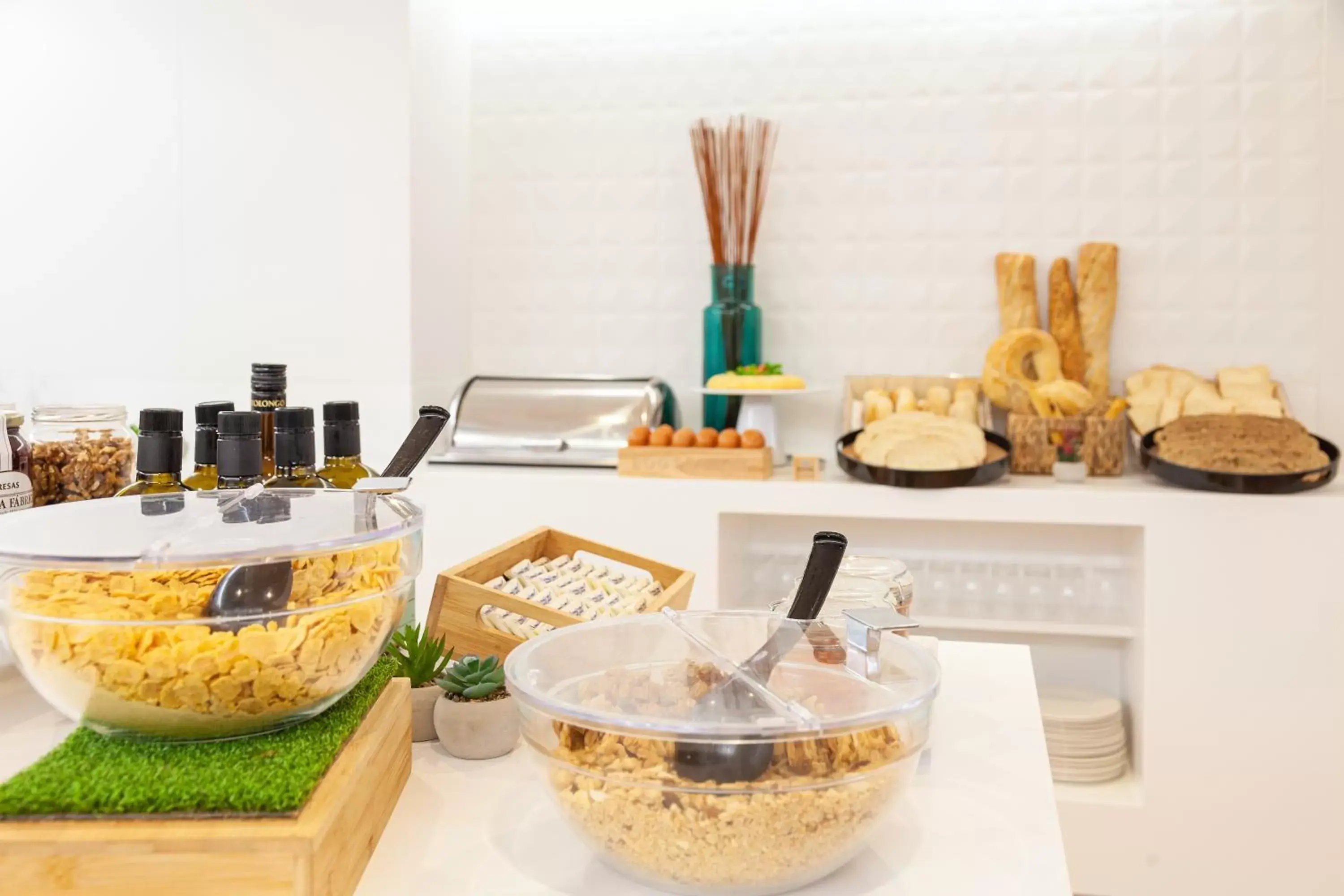 Buffet breakfast in Hotel Macià Granada Five Senses Rooms & Suites