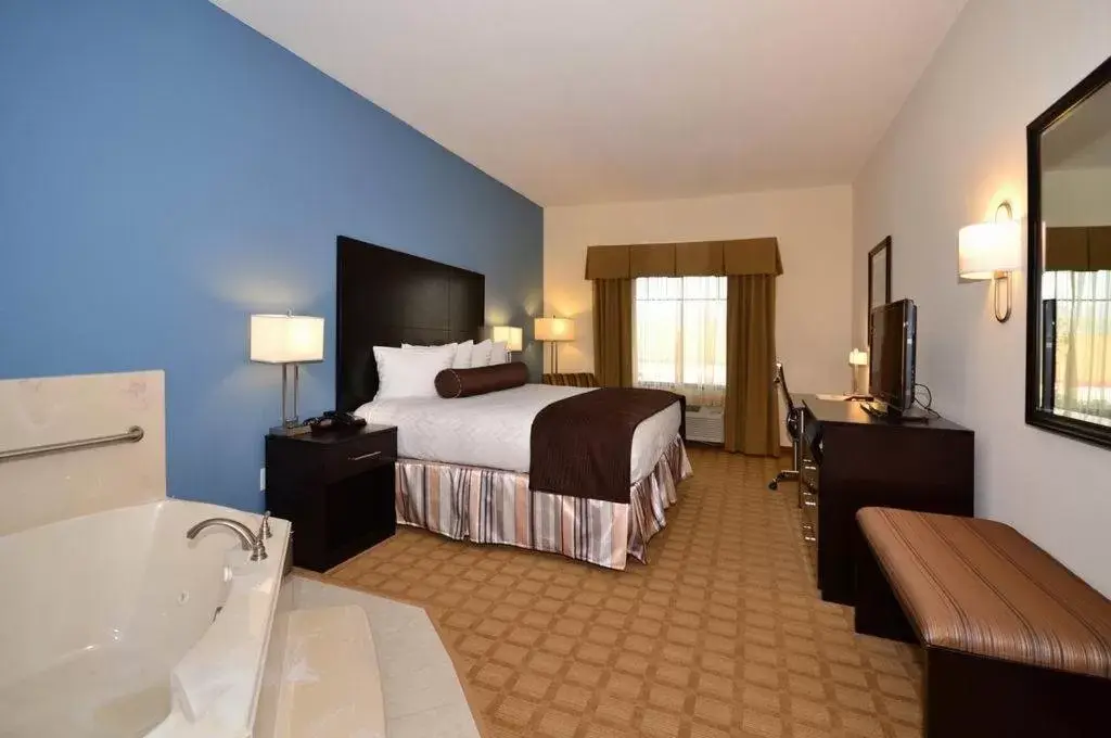 Bedroom in Best Western Plus Lytle Inn and Suites