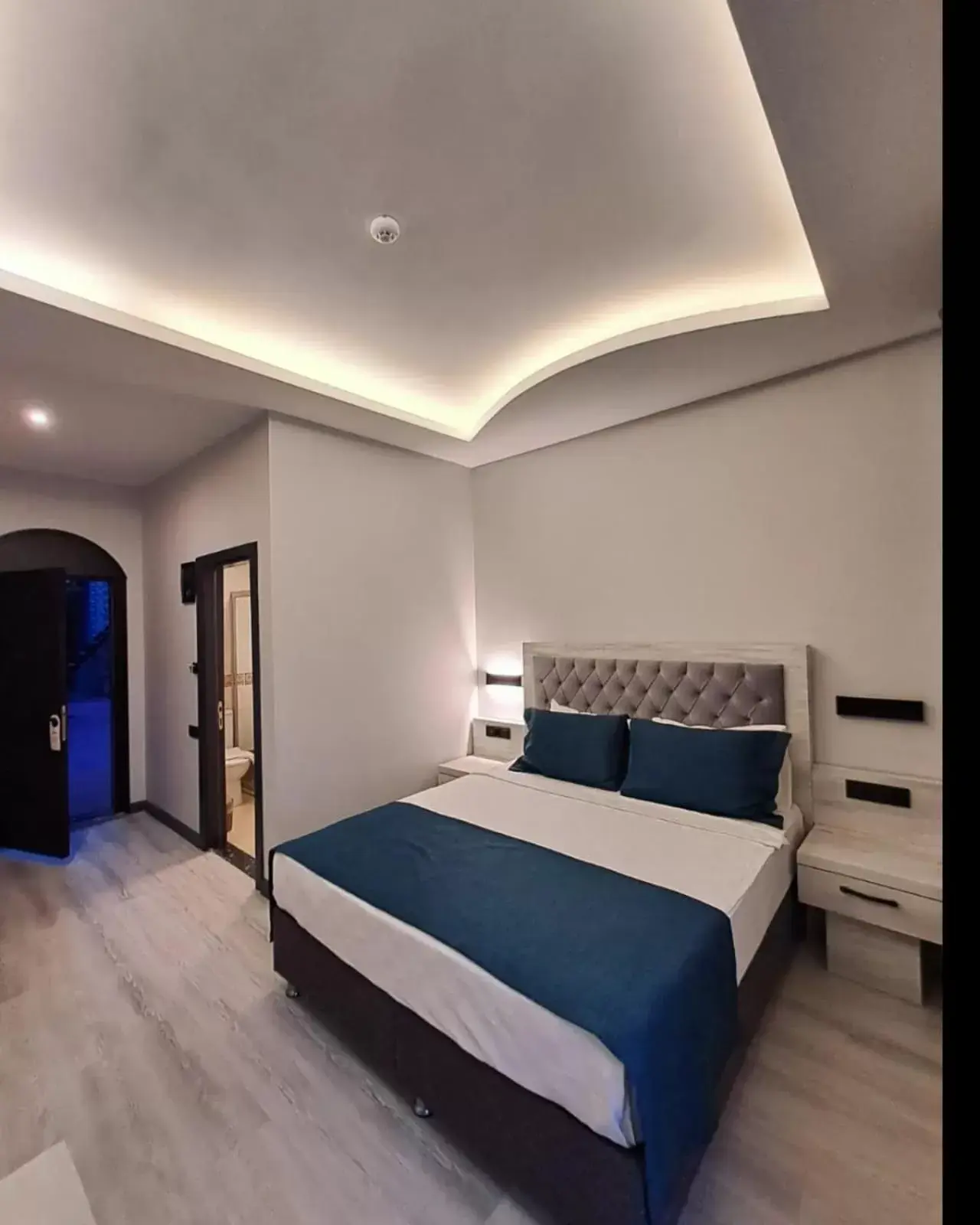 Property building, Bed in Altinsaray Hotel