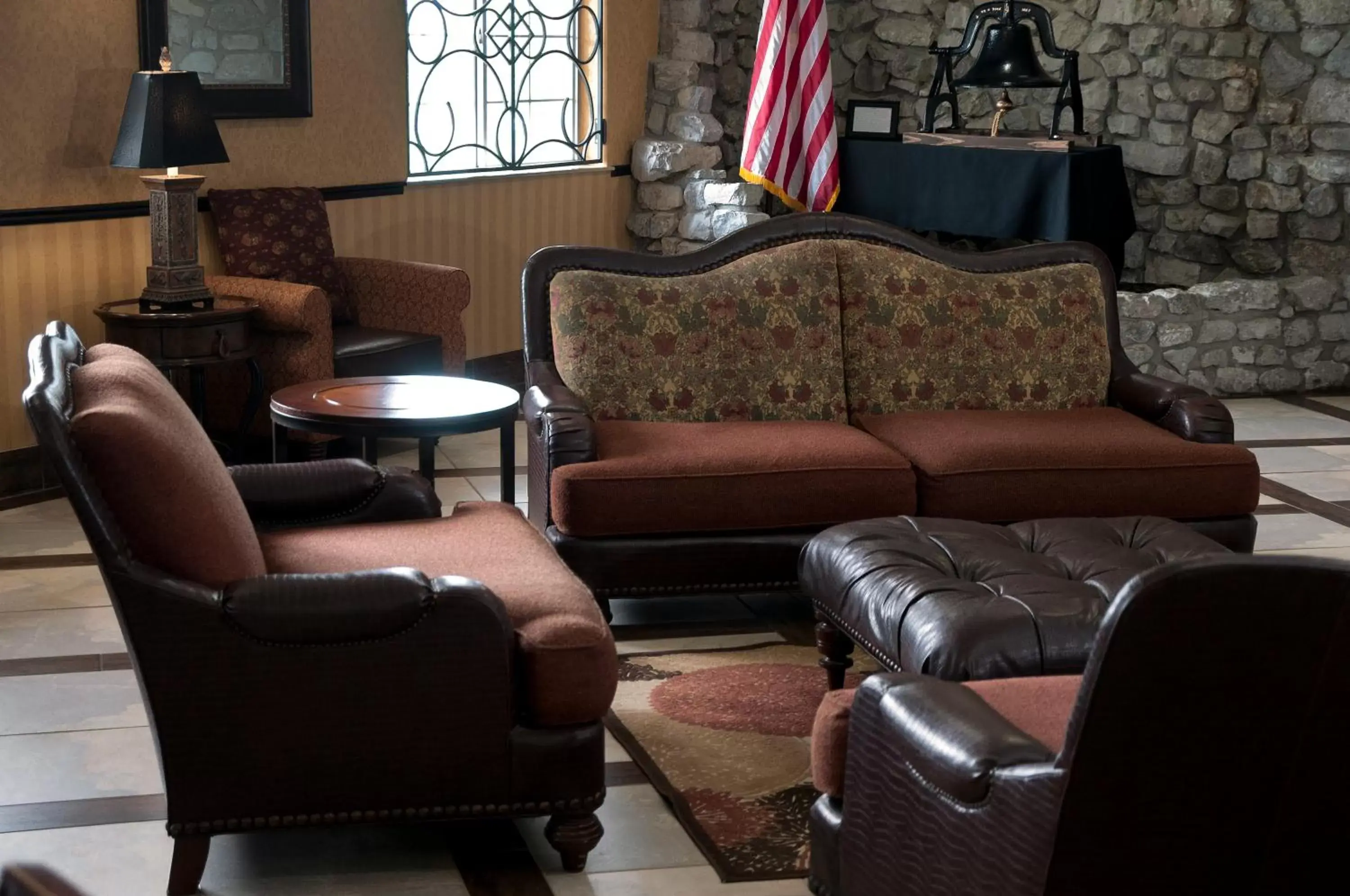 Seating Area in The Stone Castle Hotel & Conference Center