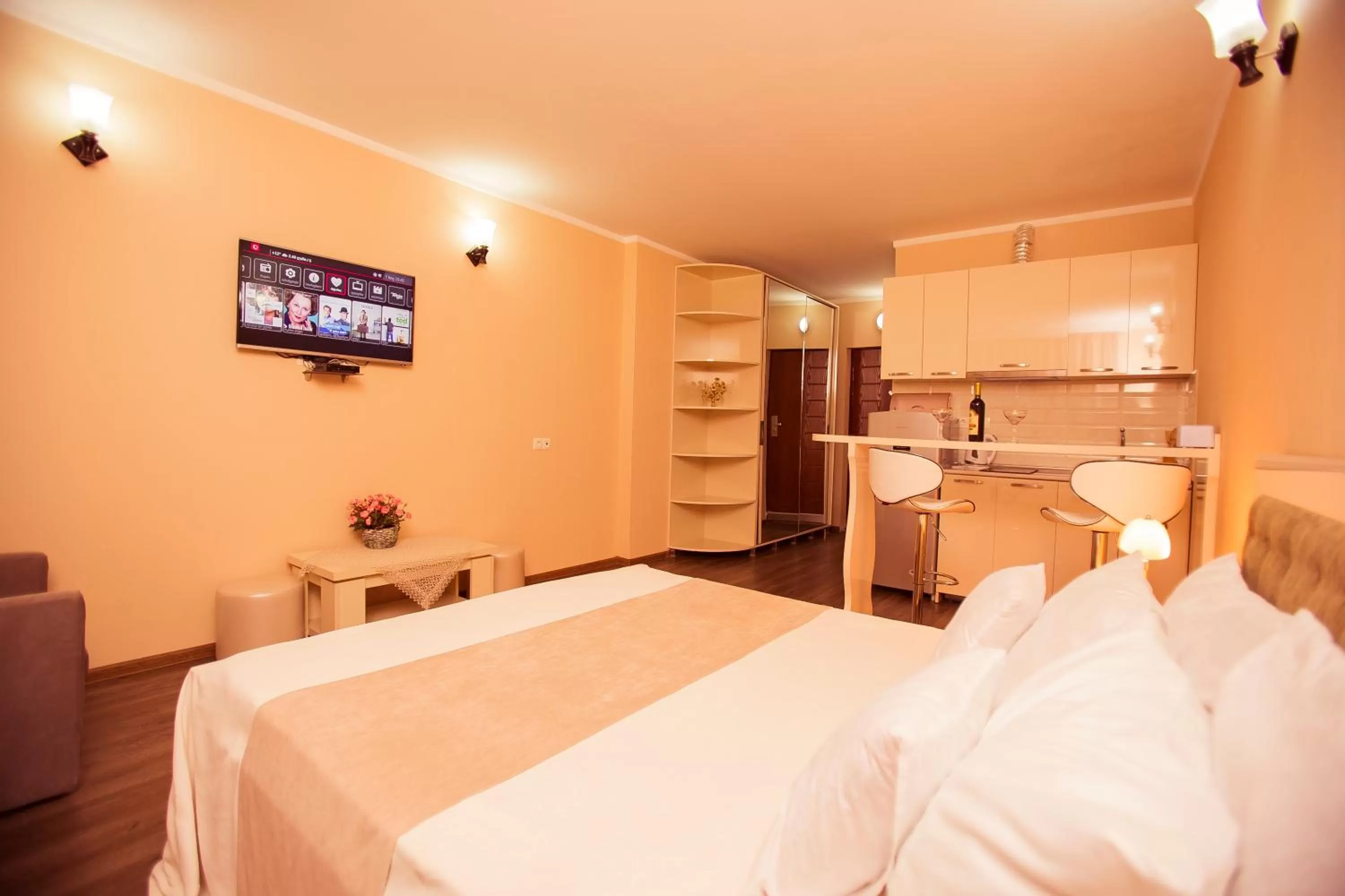 TV and multimedia, Bed in Aparthotel Holiday Lux Batumi