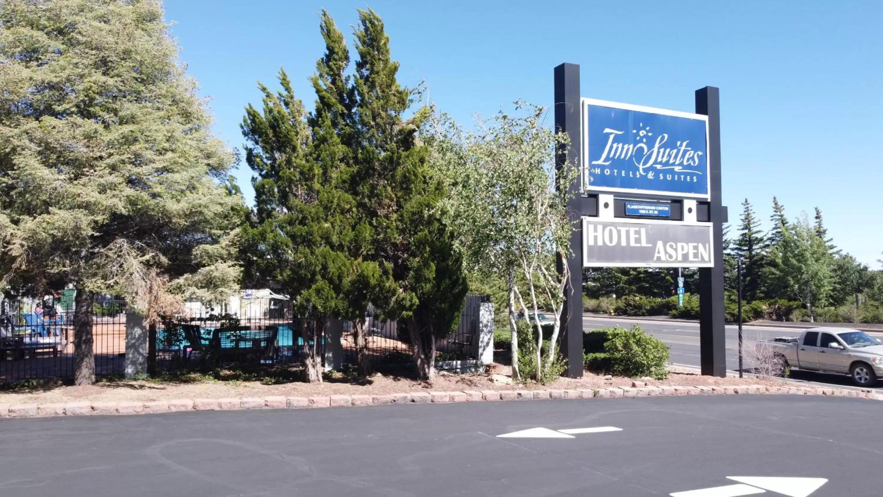 Facade/entrance, Property Building in Hotel Aspen Flagstaff/ Grand Canyon InnSuites