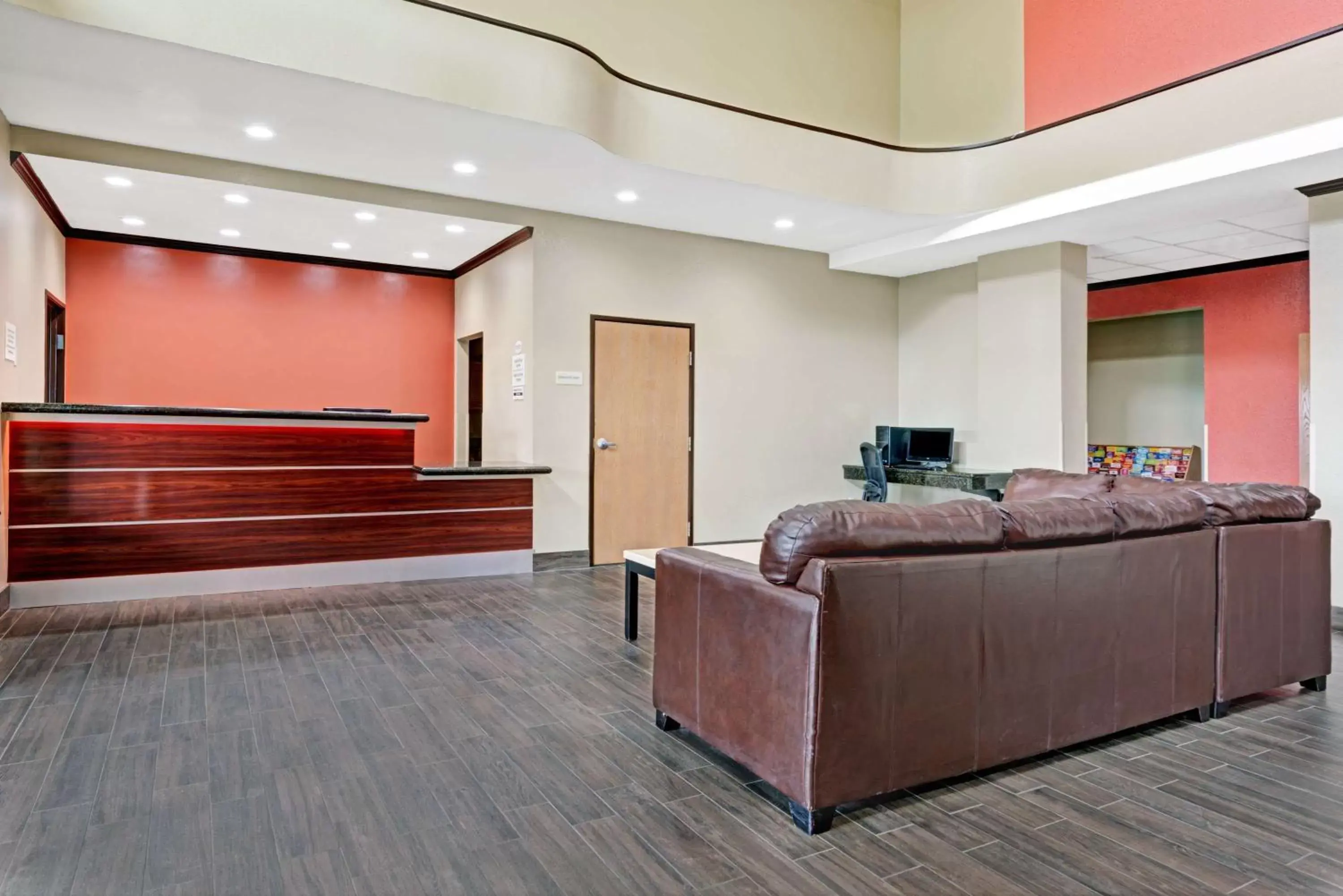Lobby or reception in Super 8 by Wyndham San Antonio/Alamodome Area
