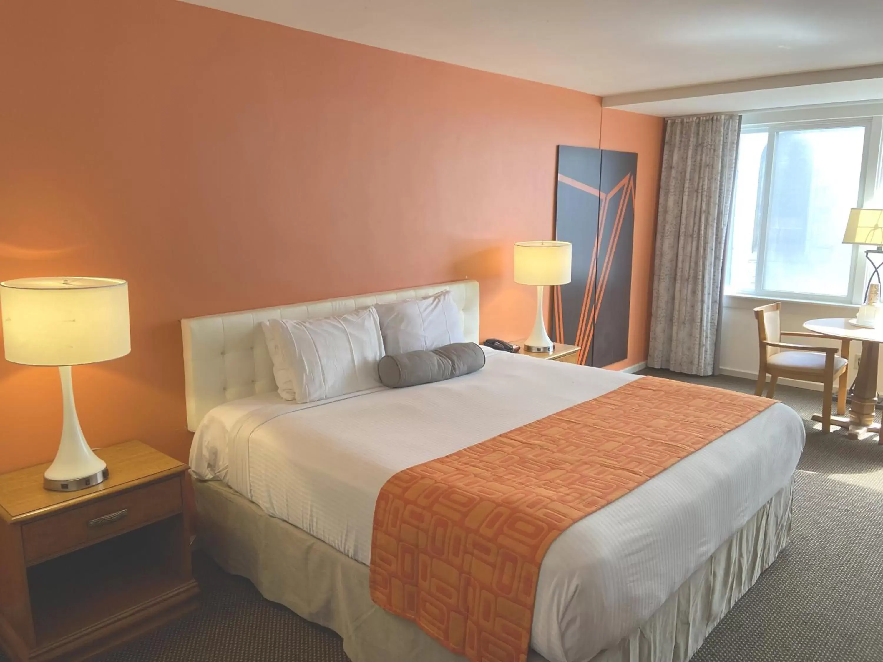 Bed in Howard Johnson by Wyndham Atlantic City