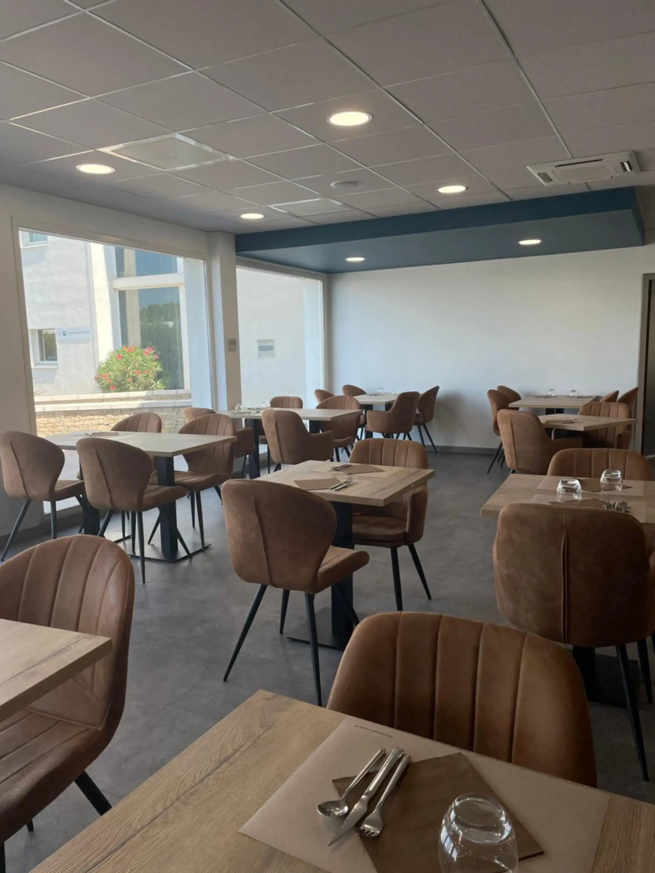 Restaurant/Places to Eat in Kyriad Prestige Montpellier Ouest - Croix D'argent