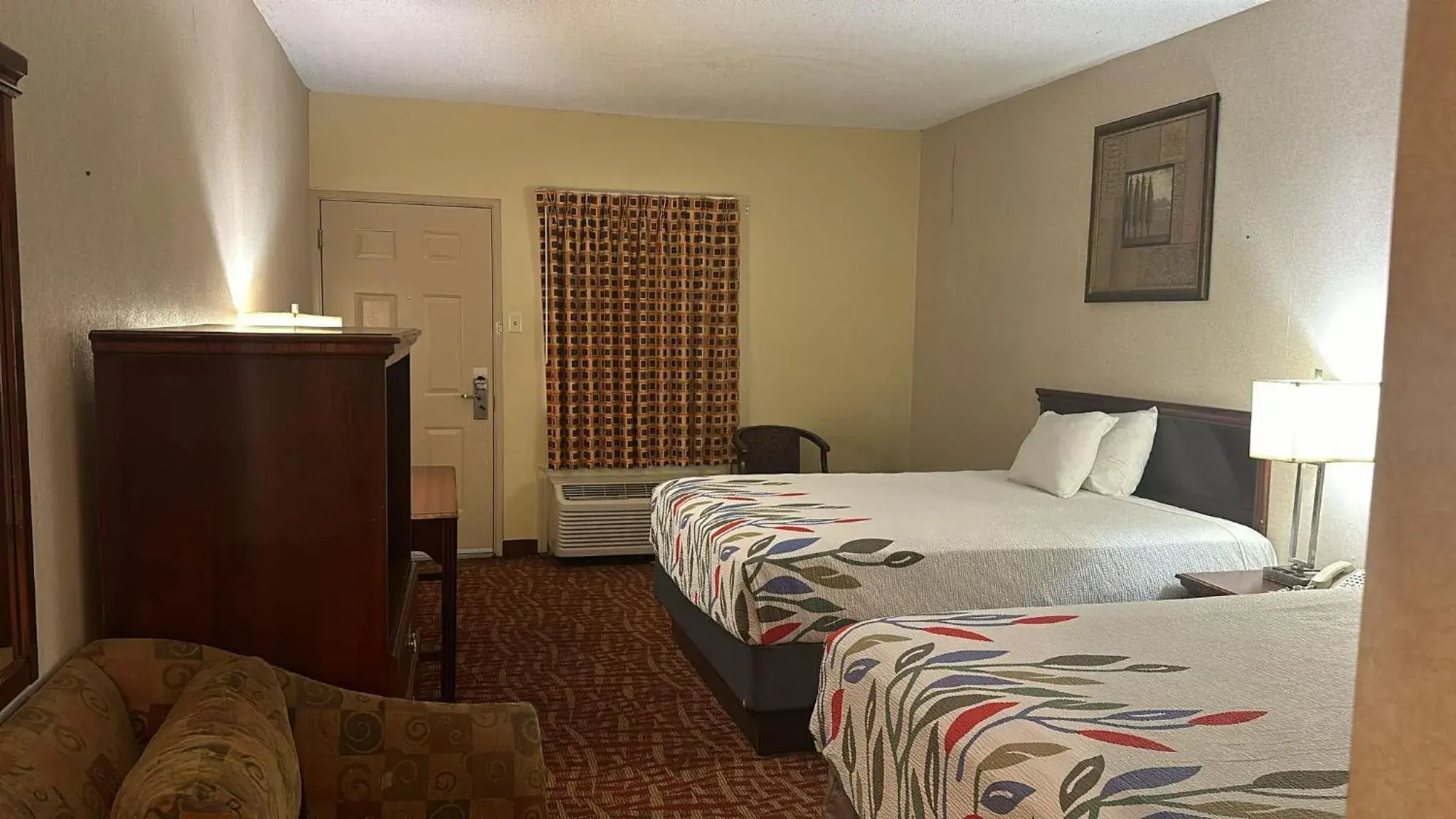 Bed in Americas Best Value Inn - Tunica Resort