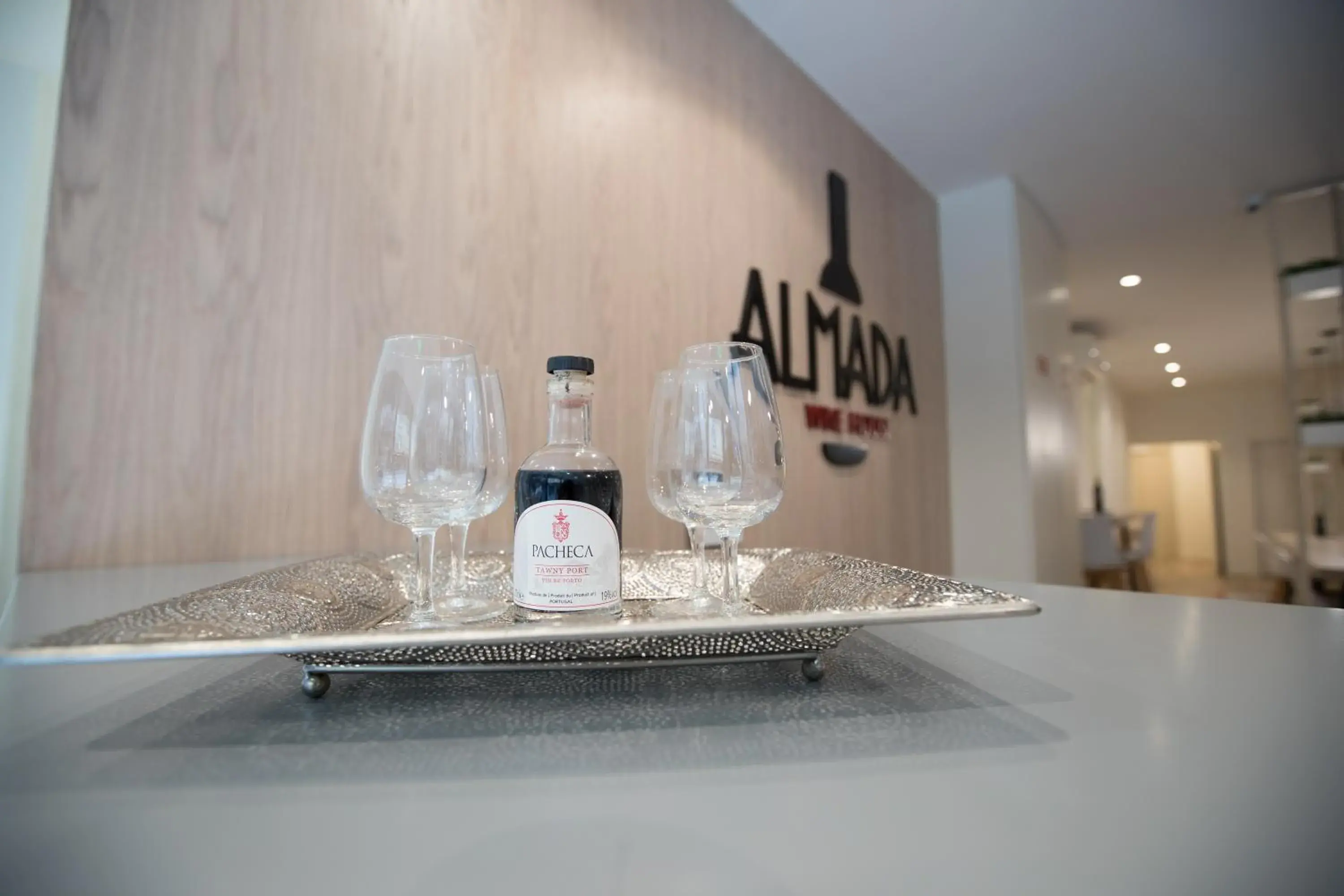 Almada Wine House