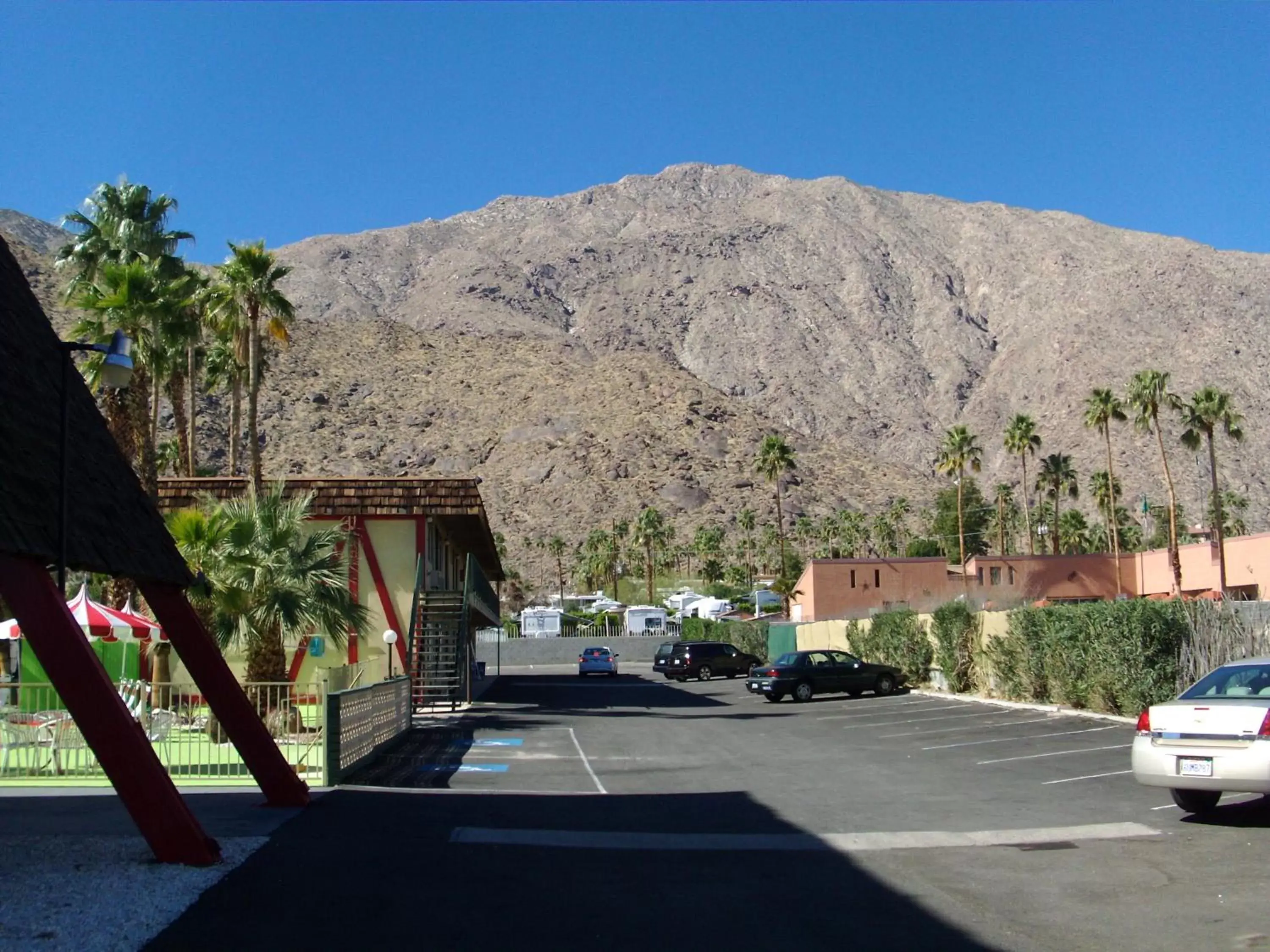 Facade/entrance, Mountain View in Desert Lodge