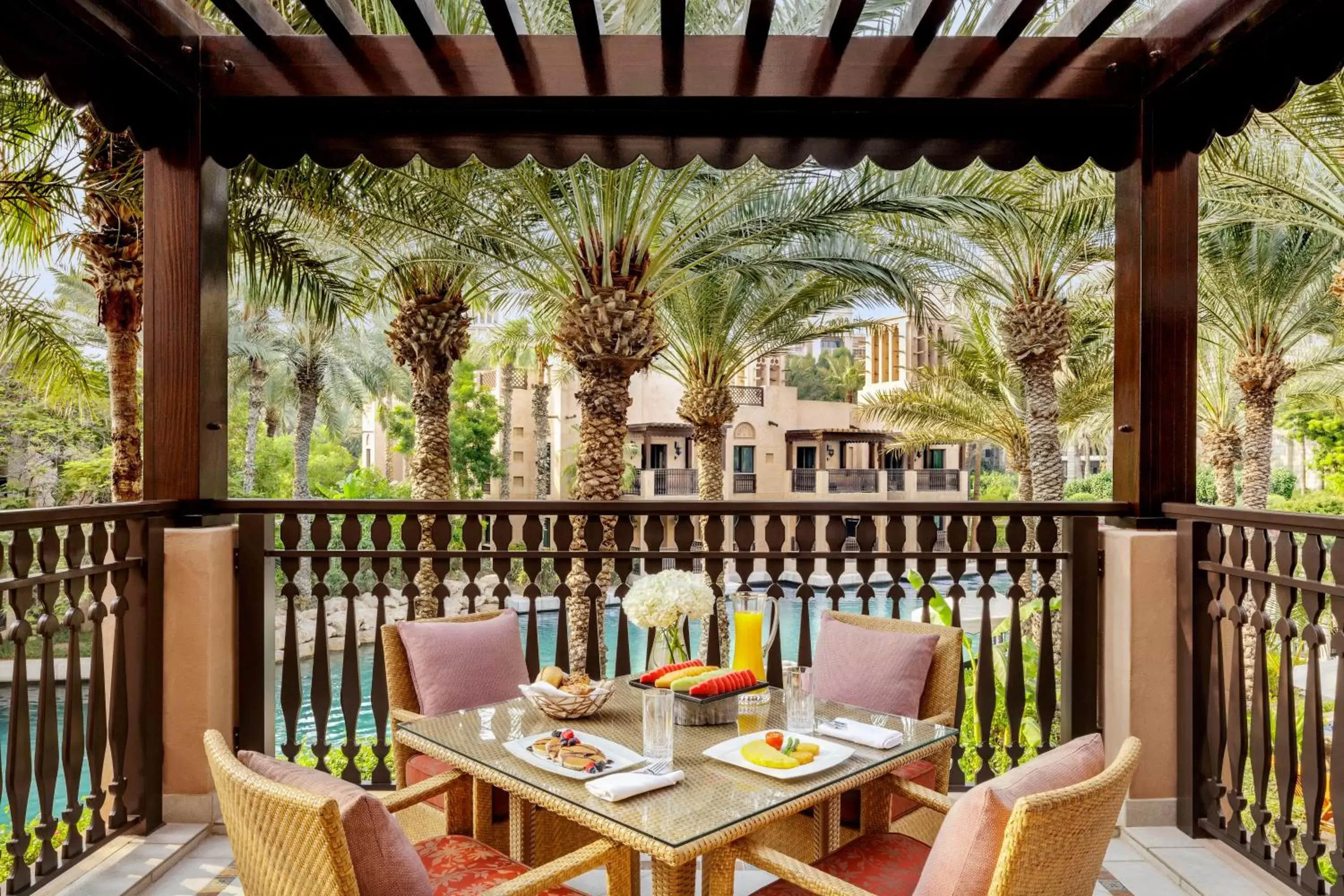 Balcony/Terrace, Restaurant/Places to Eat in Jumeirah Dar Al Masyaf