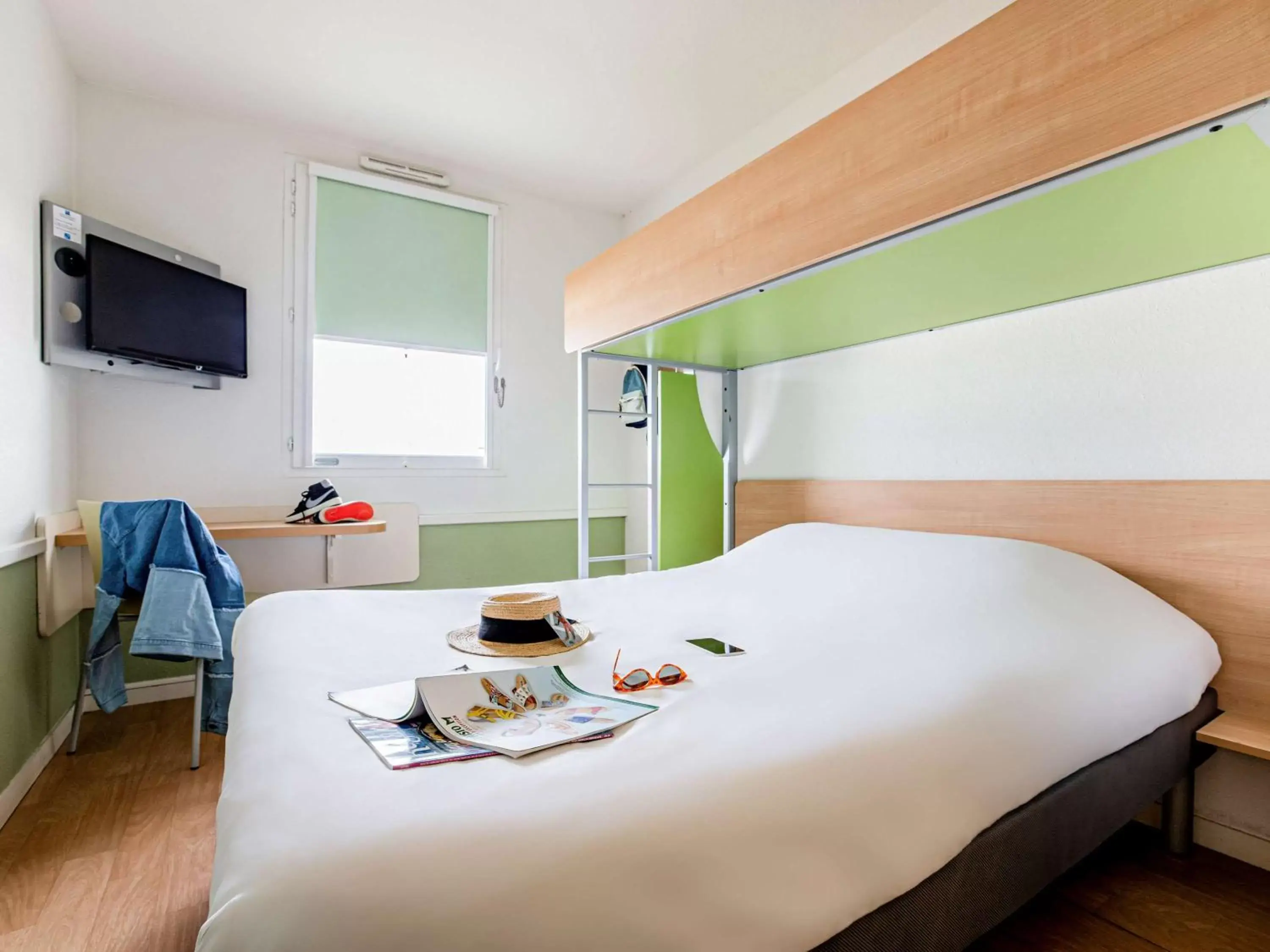 Photo of the whole room in ibis budget Carcassonne Aéroport - A61