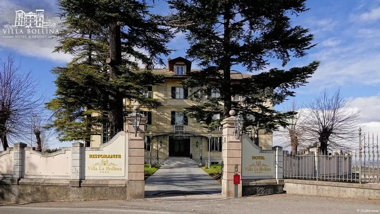 Facade/entrance, Property Building in Hotel Villa La Bollina