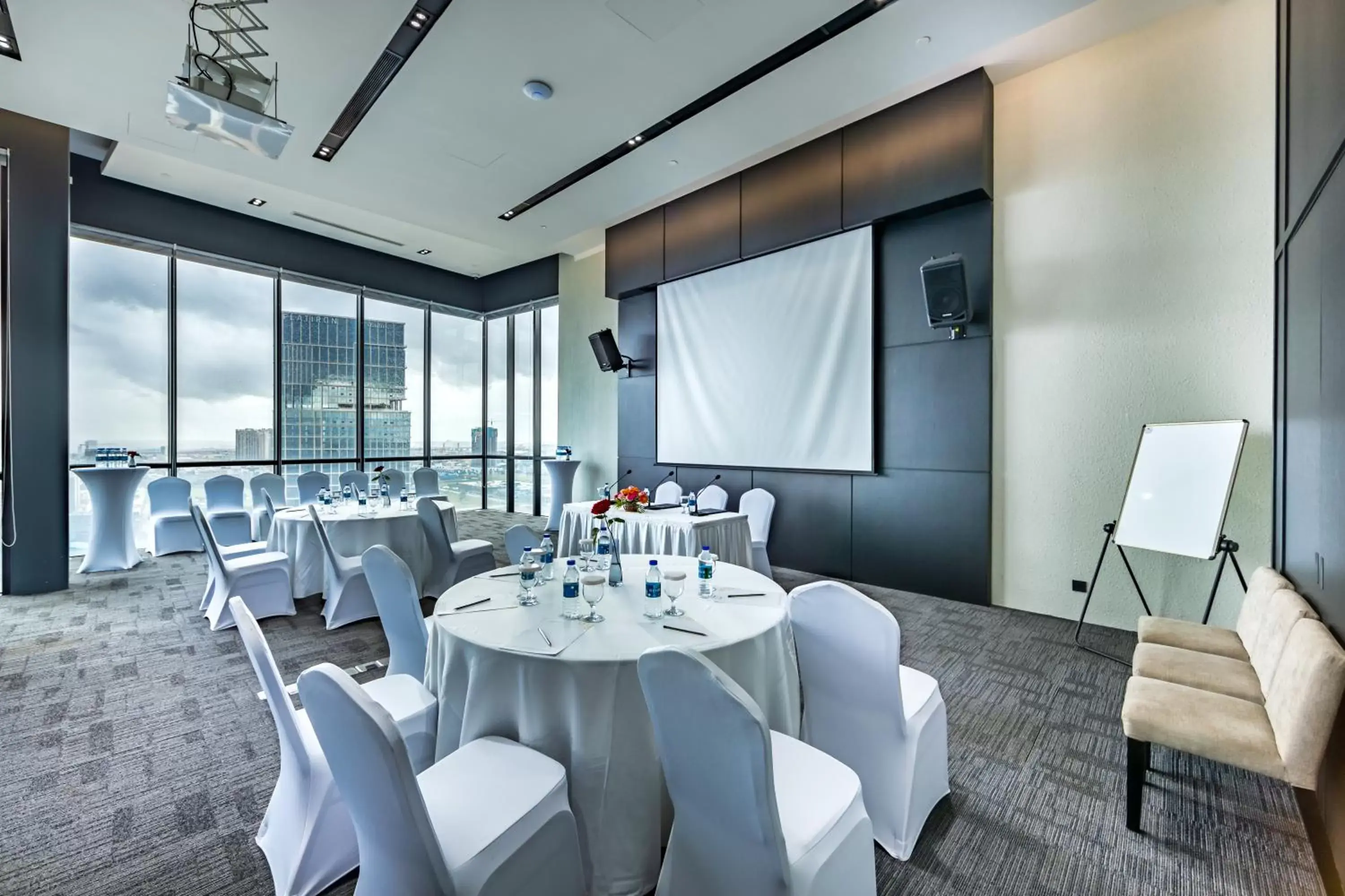 Meeting/conference room in Luxcity Hotel & Apartment